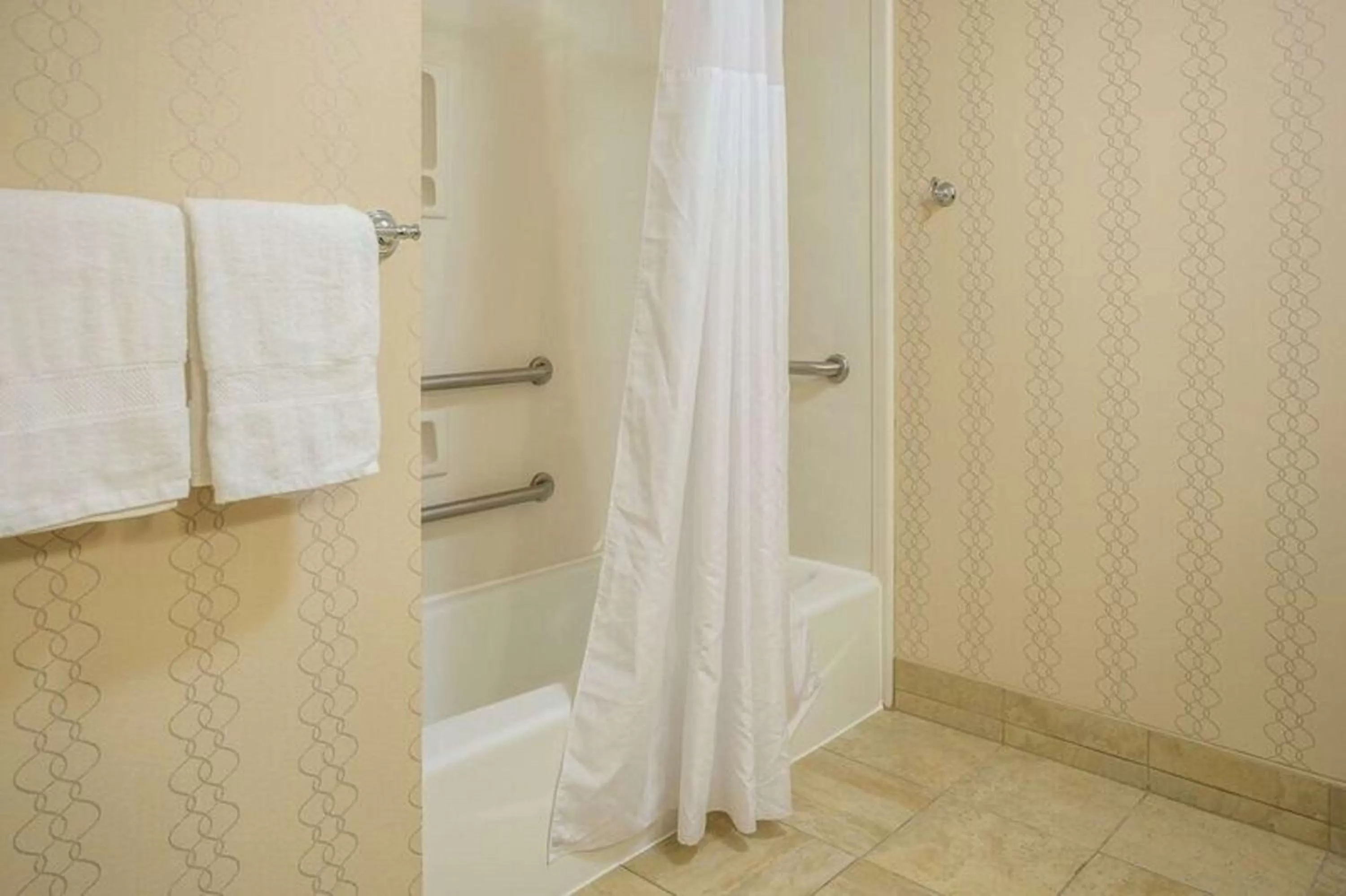 Bathroom in Hampton Inn Somerset