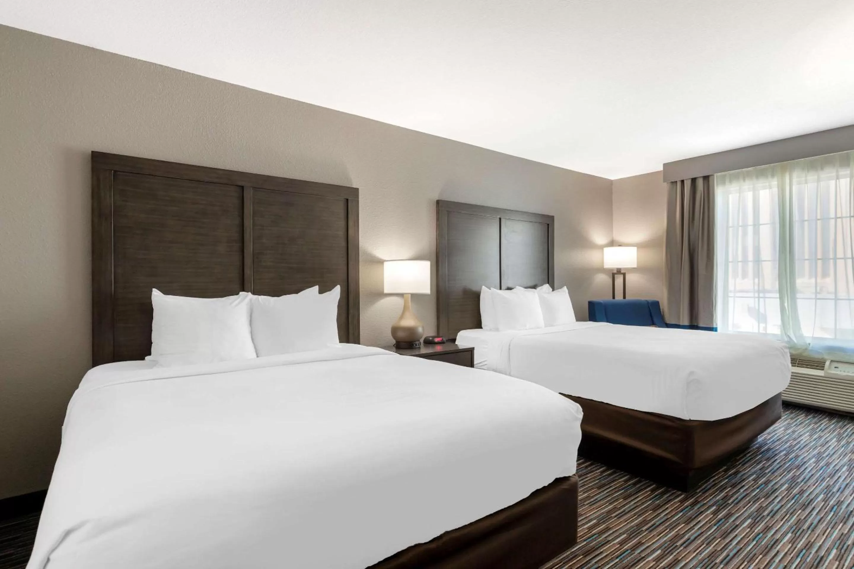 Bedroom, Bed in Comfort Inn & Suites Near Medical Center