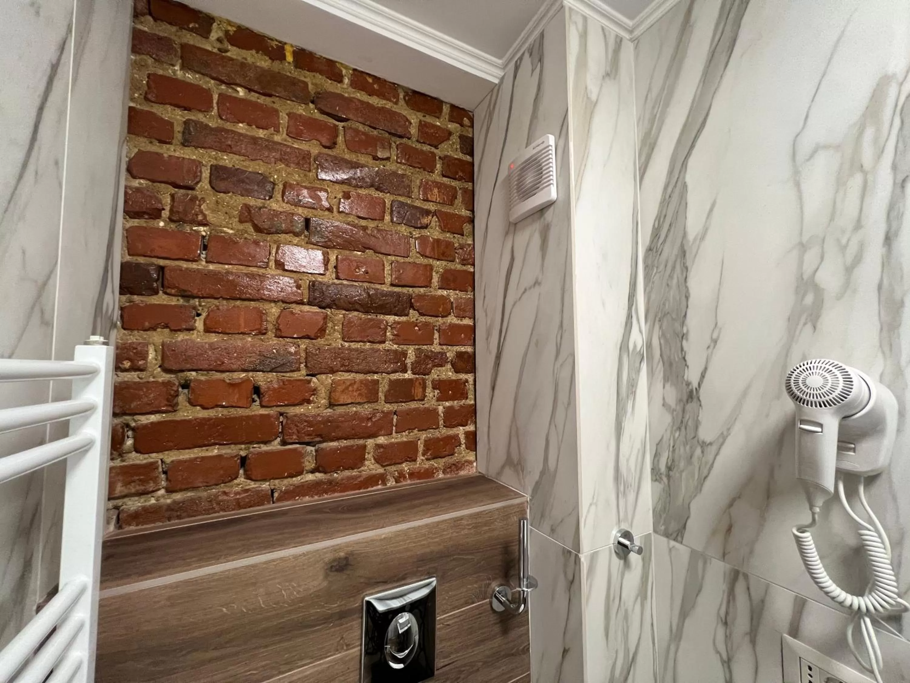 Shower in Hotel Boutique Cathedral Plaza Residences room for rent downtown