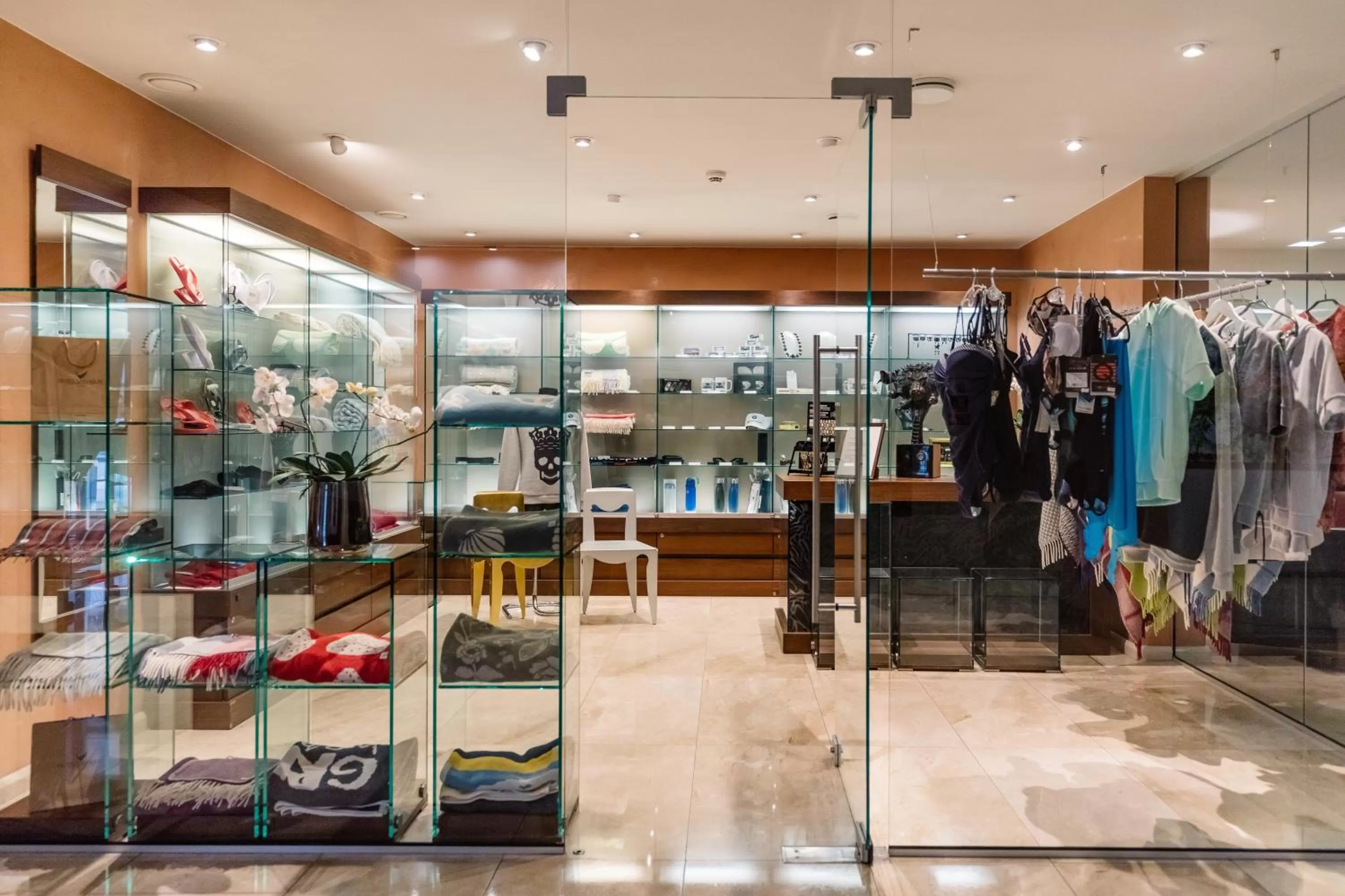 On-site shops in Mercure Palanga Vanagupe Resort & SPA