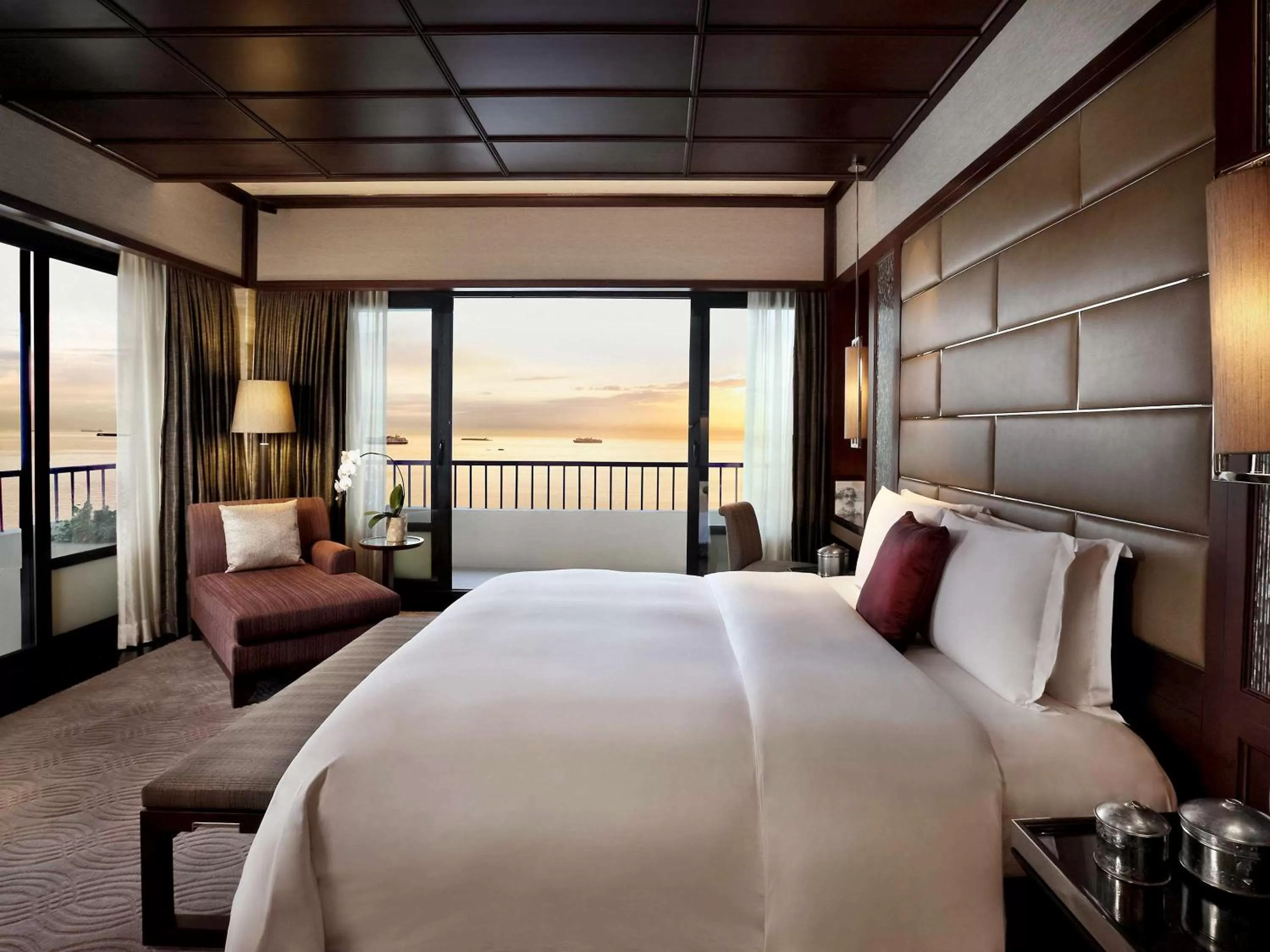 Photo of the whole room in Sofitel Philippine Plaza Manila