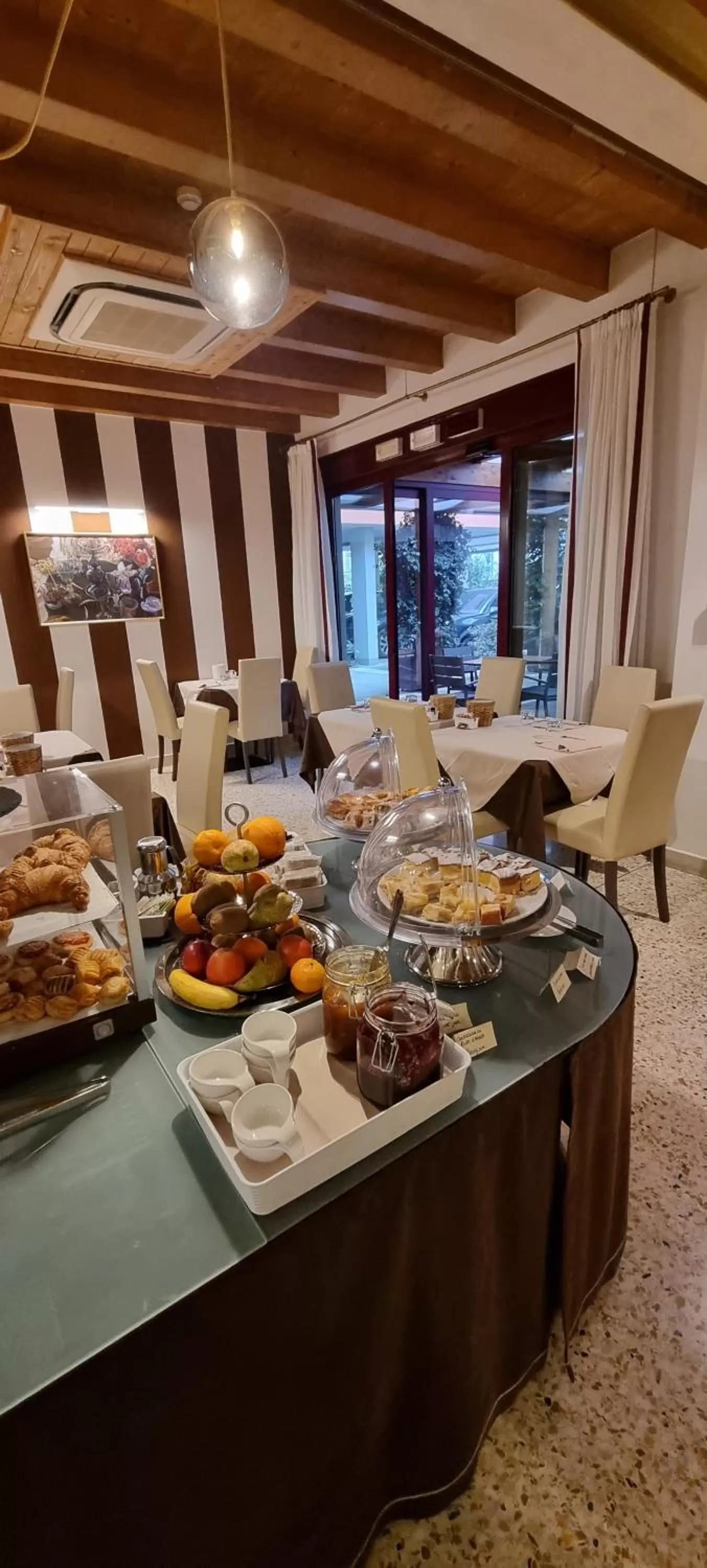Breakfast in UNAHOTELS Eco Hotel Villa Costanza Venezia