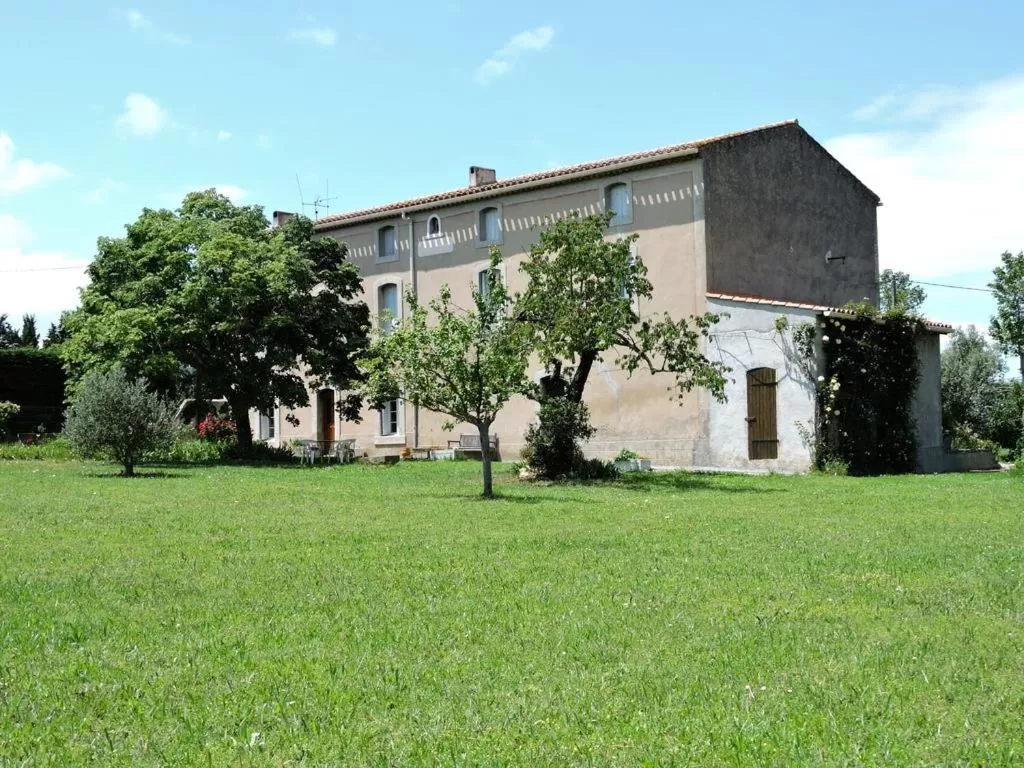 Property building in Domaine Saint-Louis