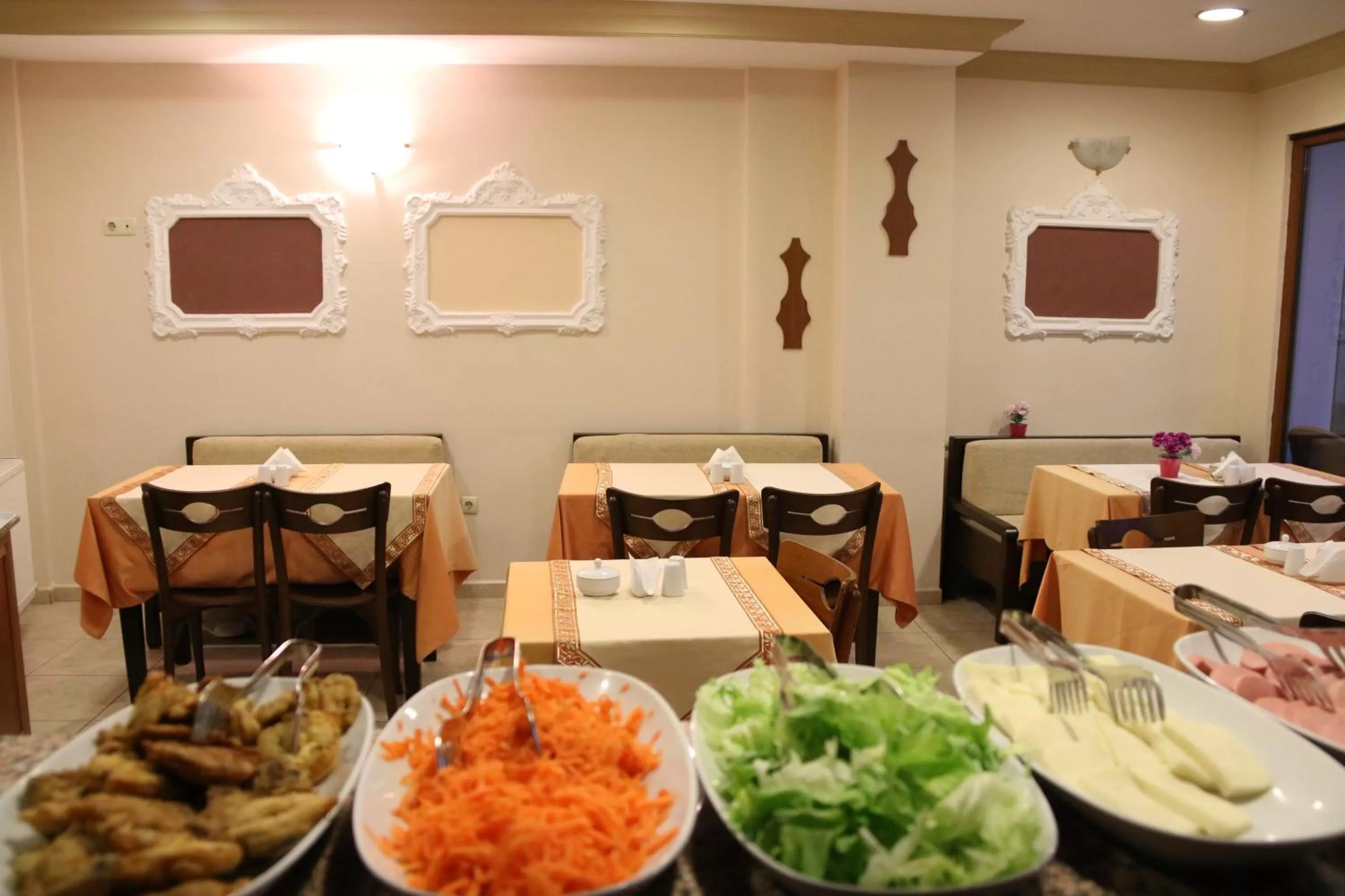 Food, Restaurant/Places to Eat in Grand Peninsula Hotel