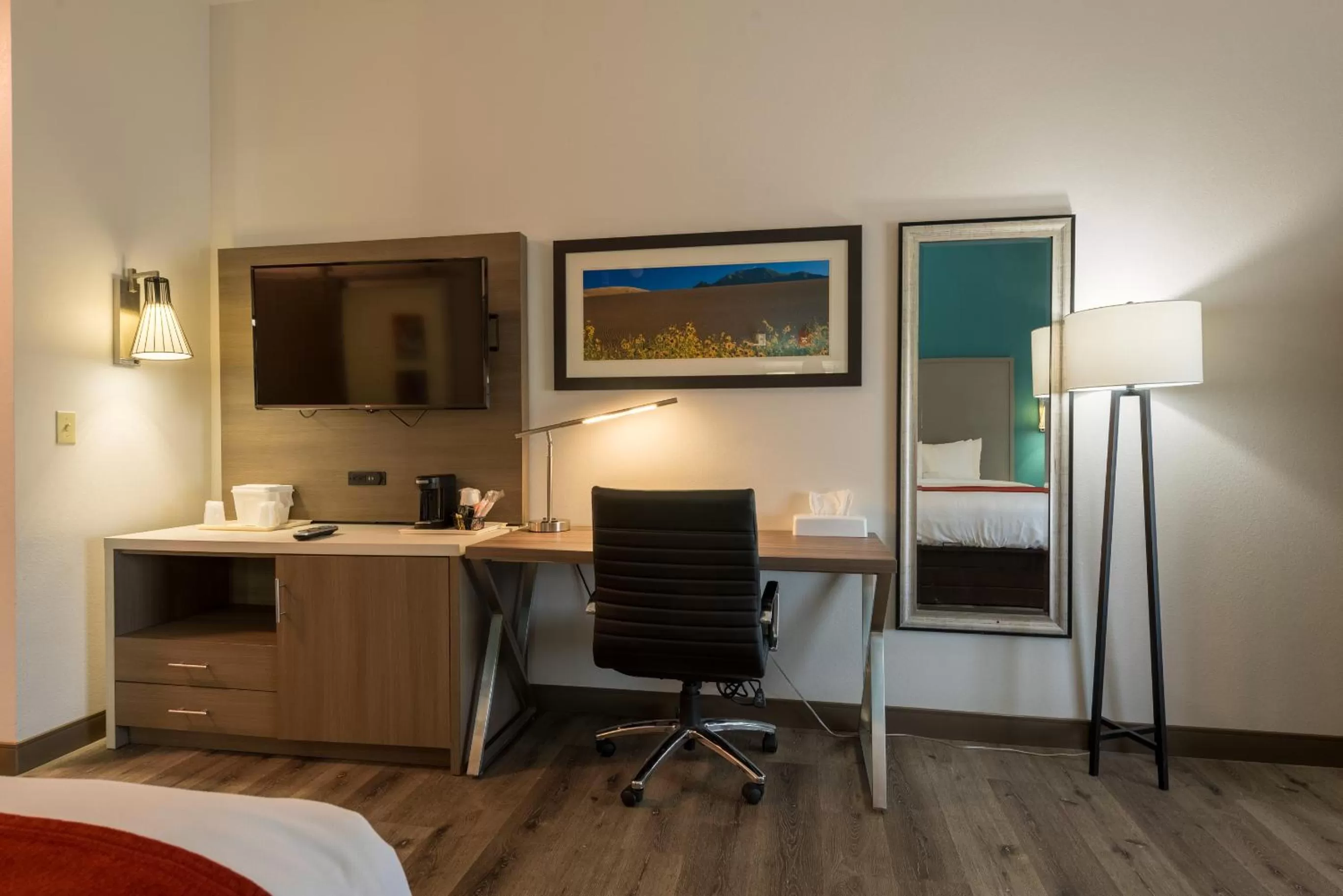 TV and multimedia, Bed in Comfort Inn & Suites Alamosa