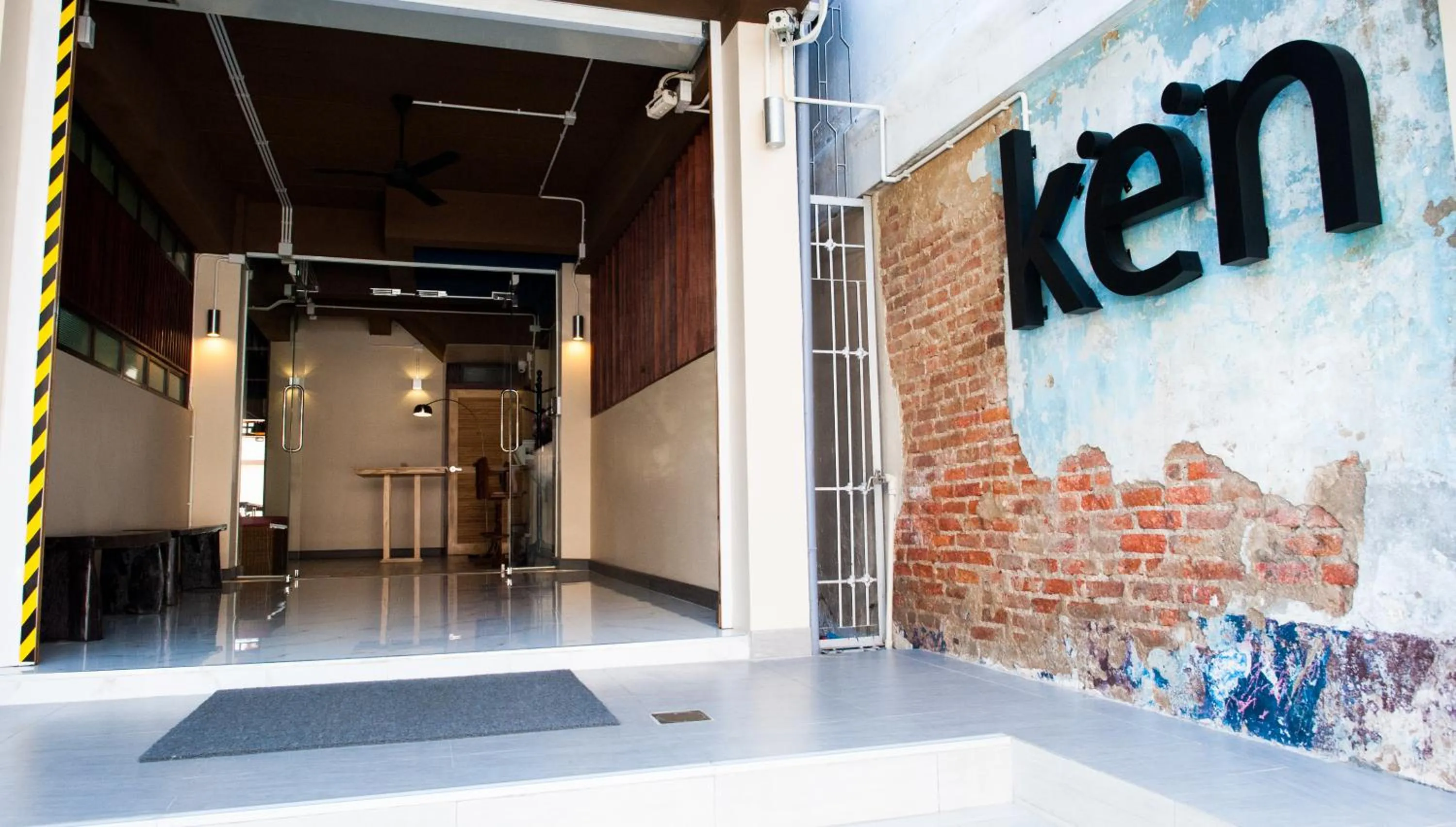 Facade/entrance in KENCOZY accommodation