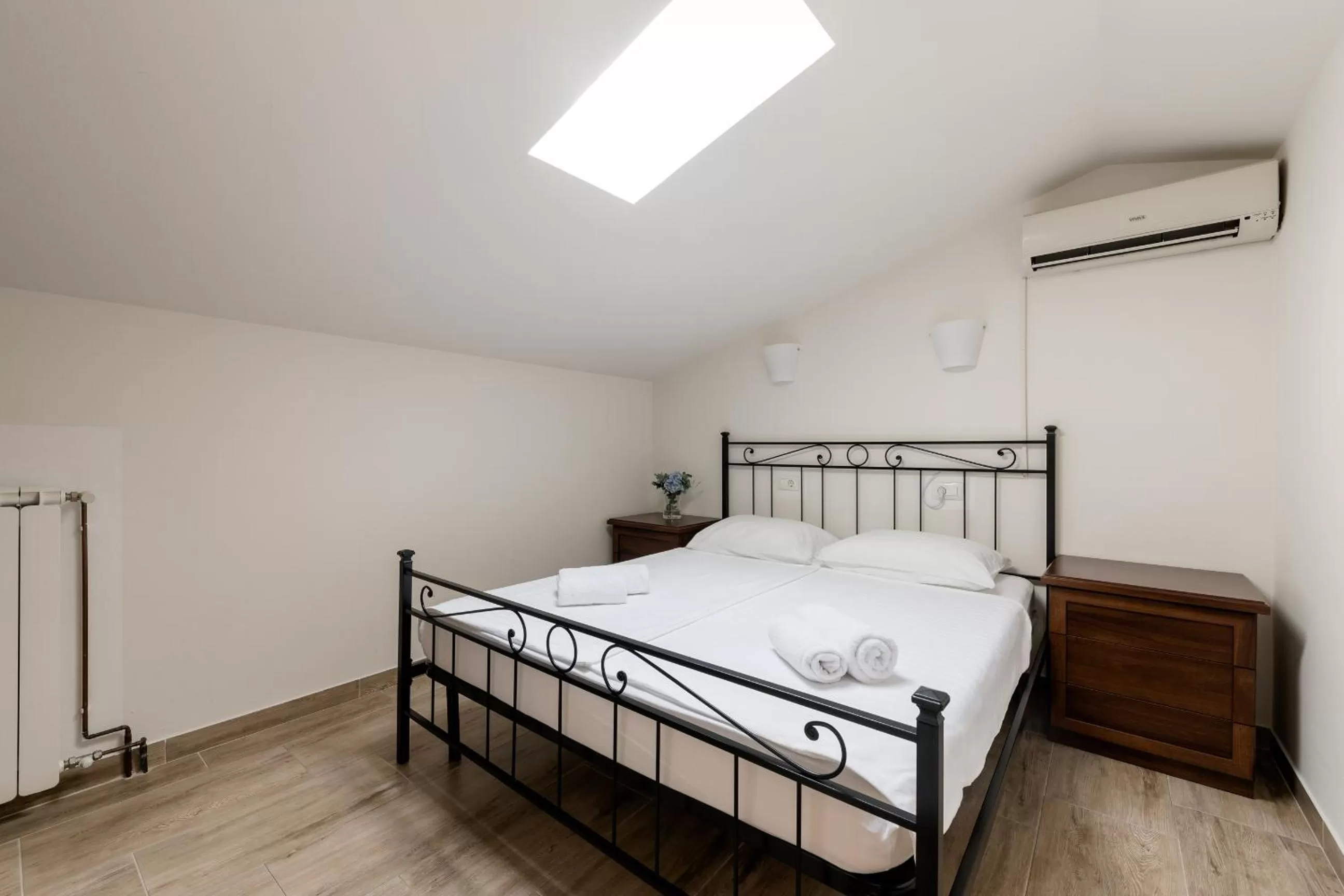 Photo of the whole room, Bed in B&B Miracolo di Mare Retro