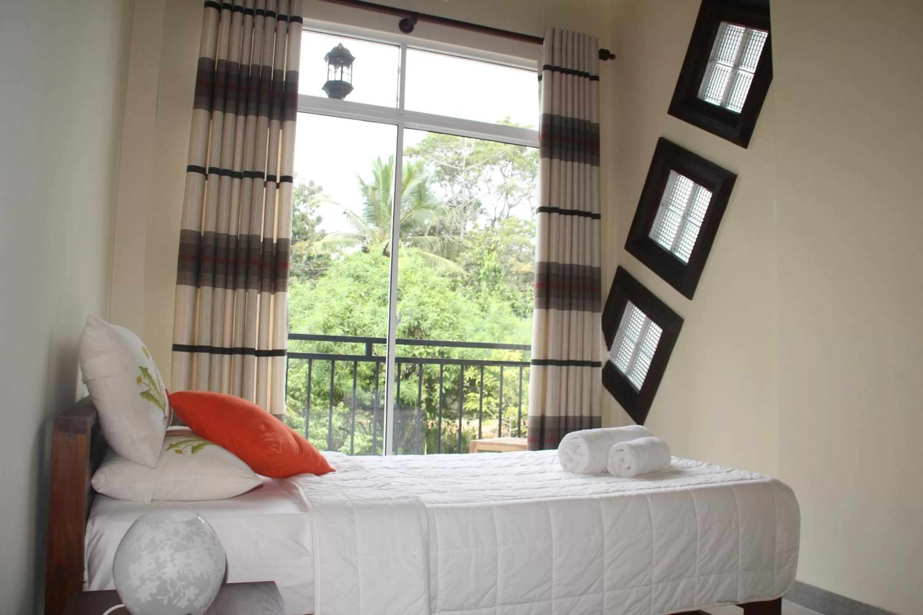 Photo of the whole room in Evergreen Hotel Dambulla