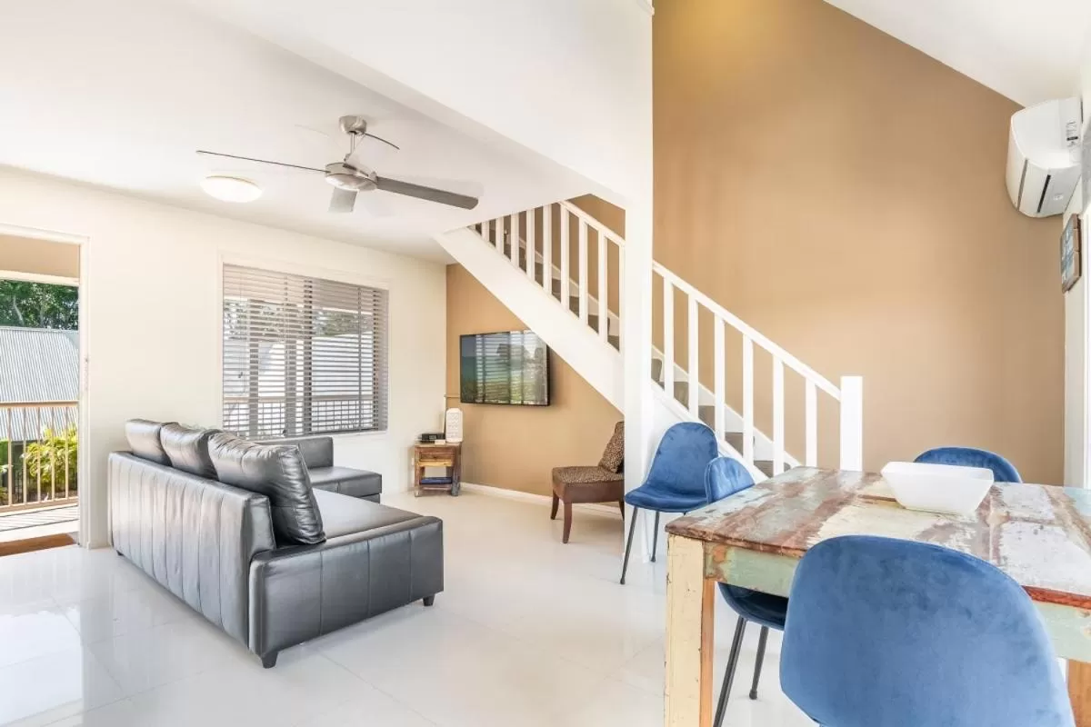Living room in Byron Central Apartments