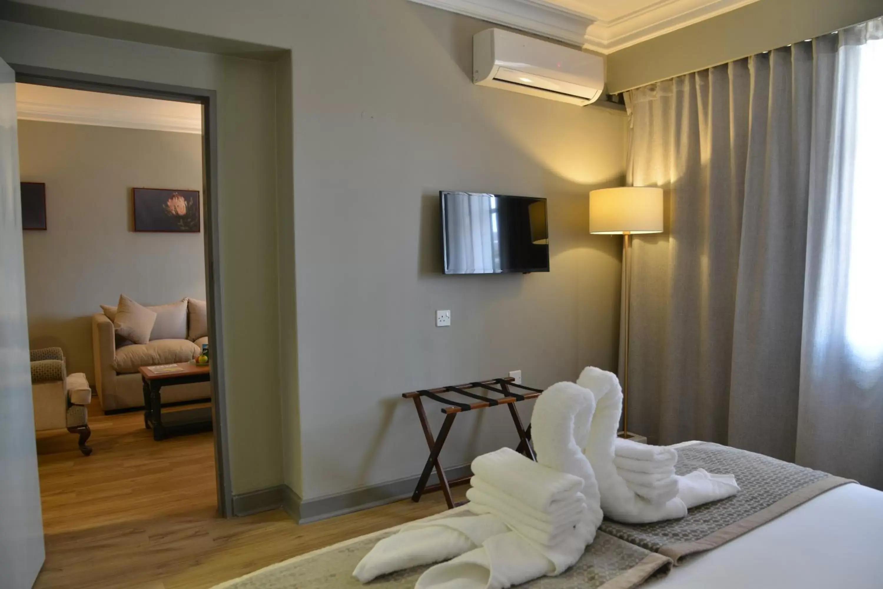 Suite in Cresta Jameson Hotel Suite in Cresta Jameson Hotel