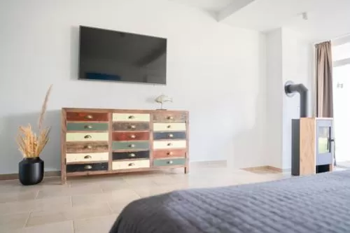 TV and multimedia, TV/Entertainment Center in Meerhotel Großenbrode