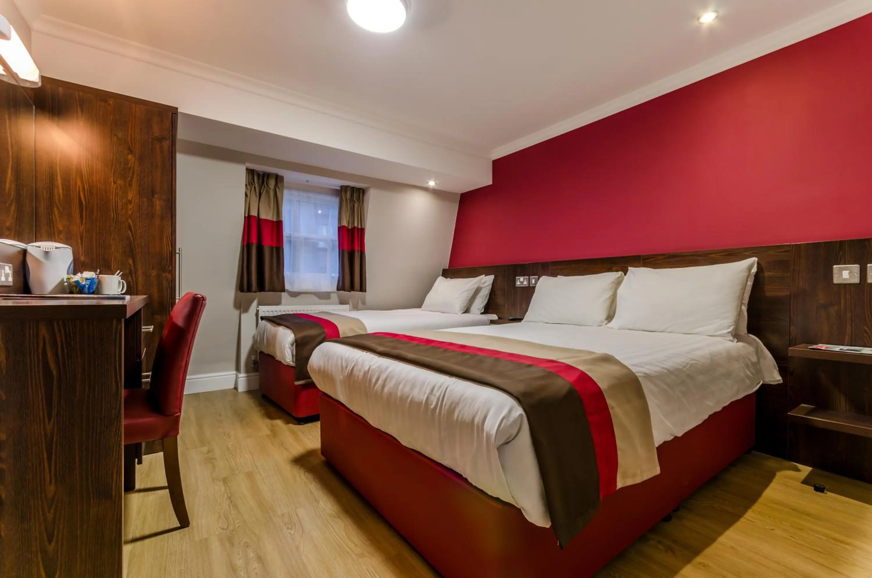 Bedroom, Bed in Royal Cambridge Hotel