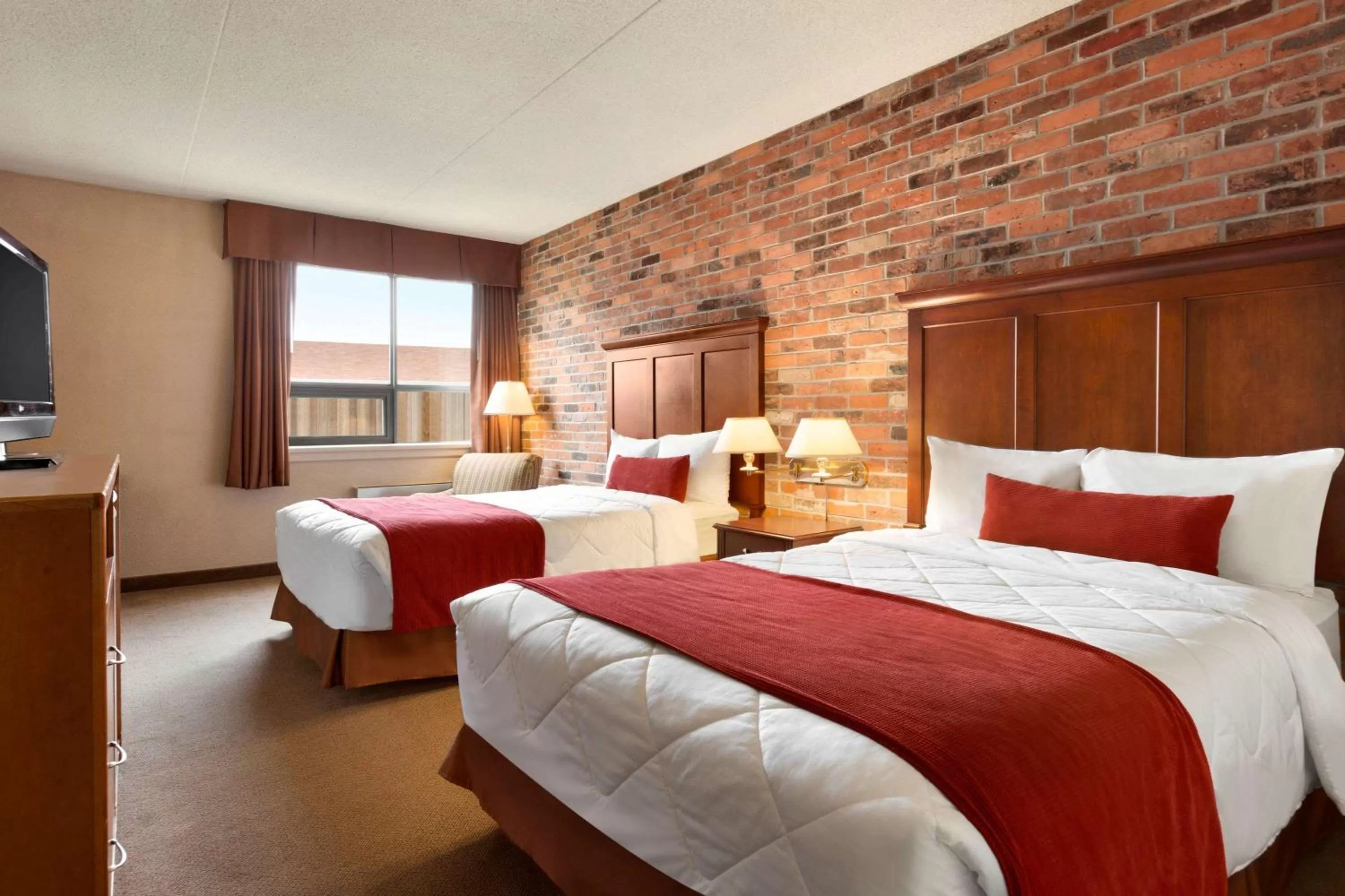 Photo of the whole room, Bed in Travelodge by Wyndham North Bay Lakeshore