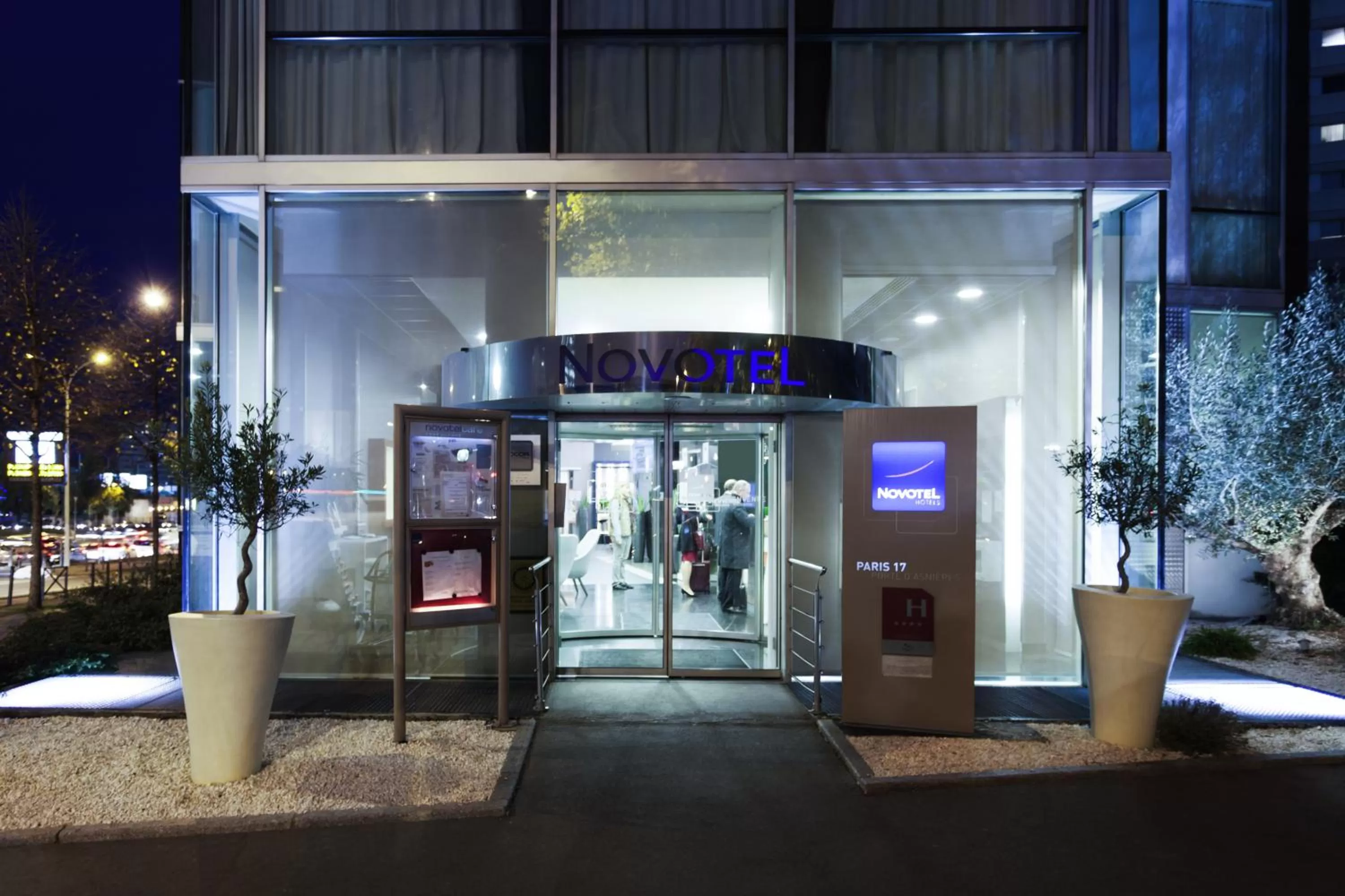 Facade/entrance in Novotel Paris 17
