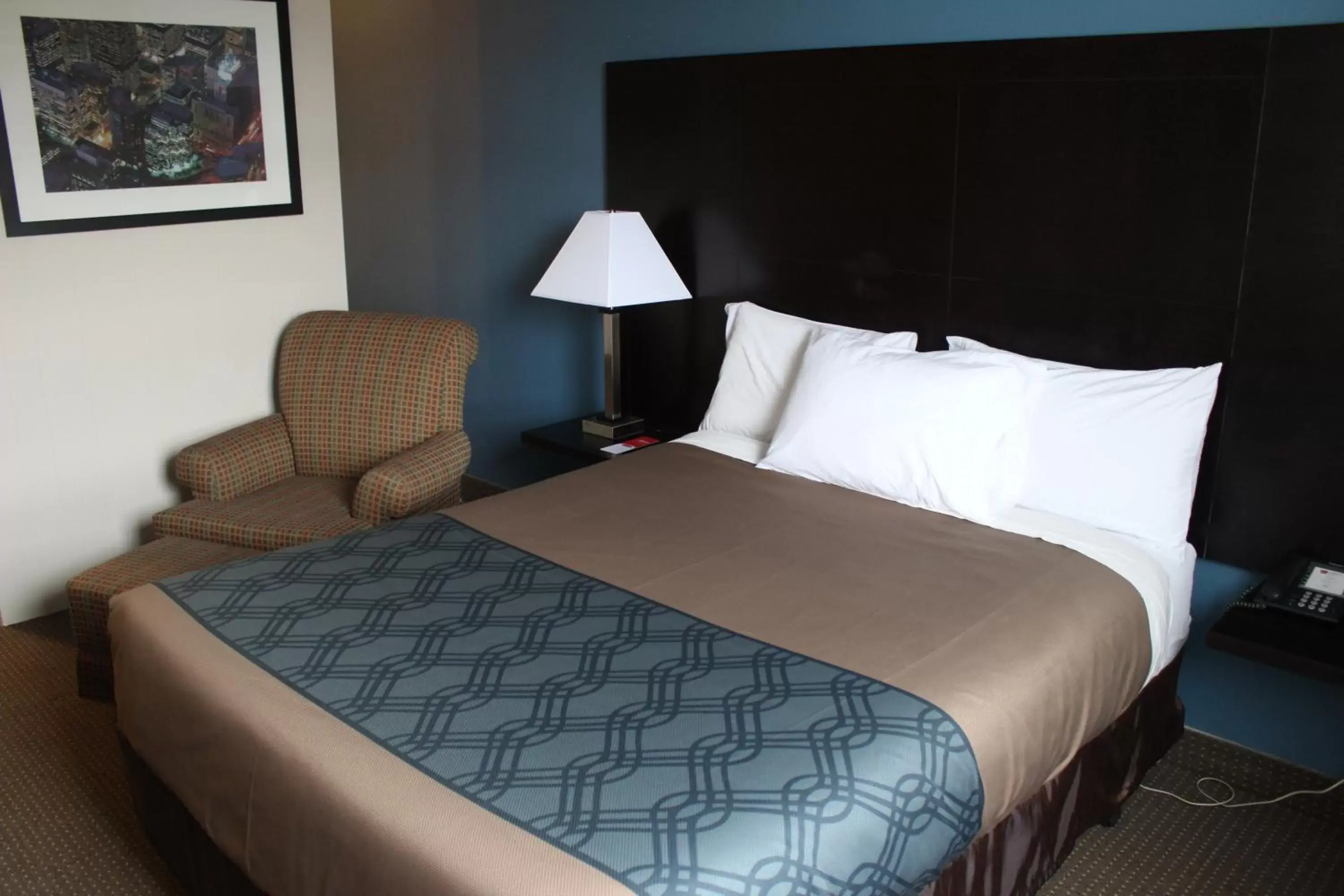 Queen Room - Non-Smoking in Econo Lodge Queen Room - Non-Smoking in Econo Lodge