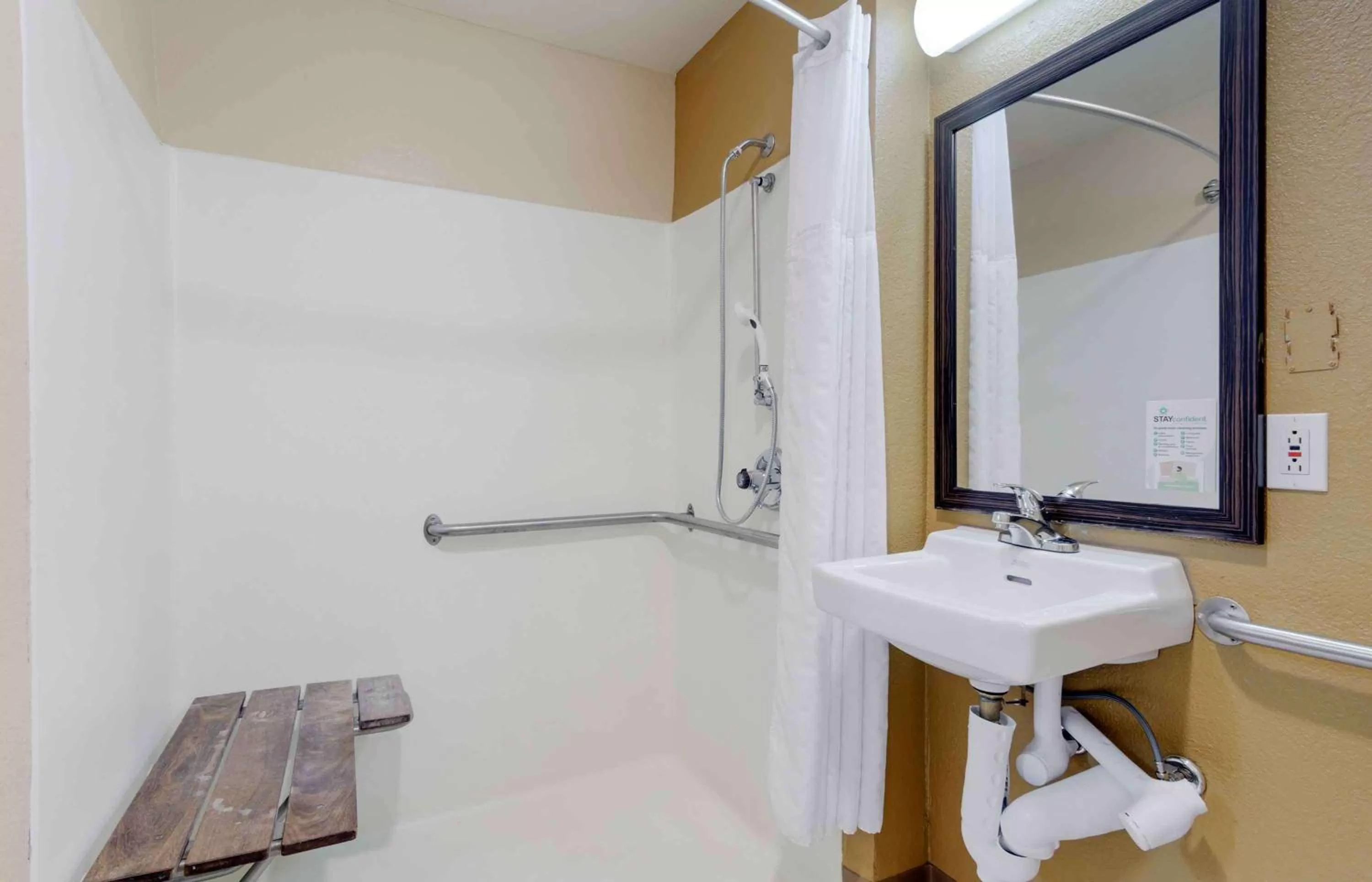 Bathroom in Extended Stay America Select Suites - Atlanta - Buckhead