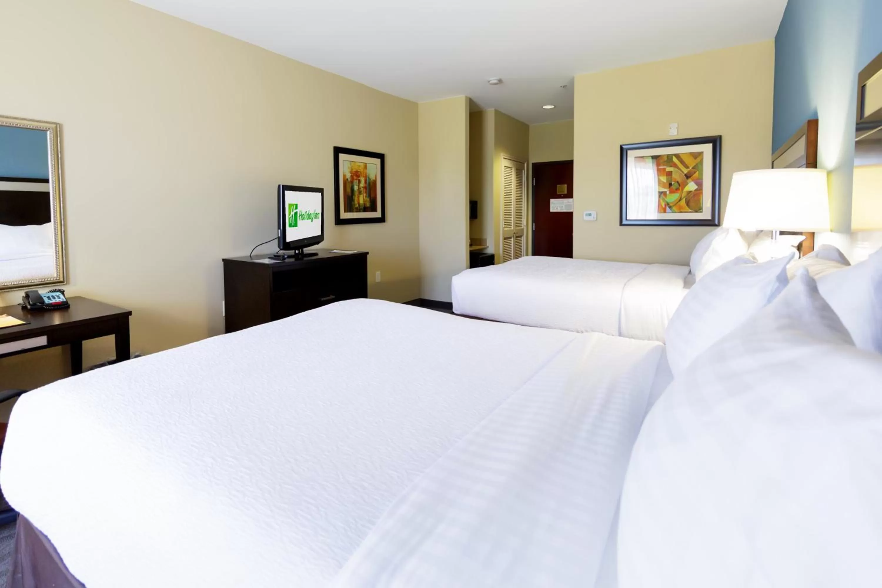Photo of the whole room, Bed in Holiday Inn Houston-Webster by IHG