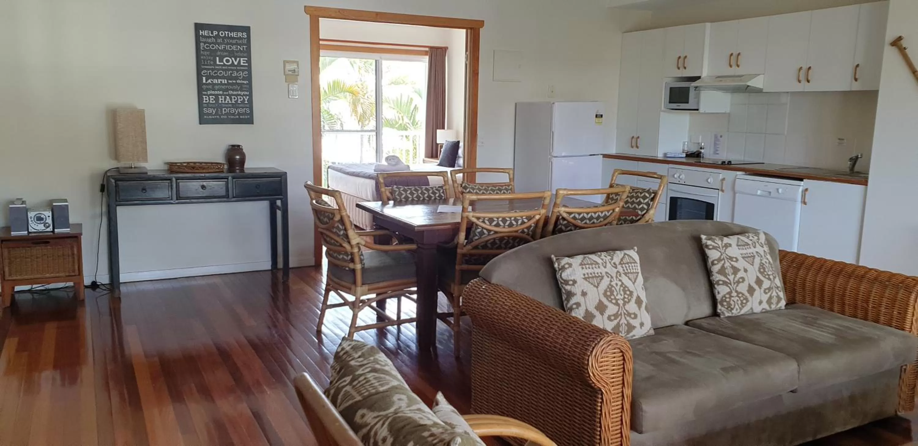 Kitchen or kitchenette in South Pacific Resort & Spa Noosa