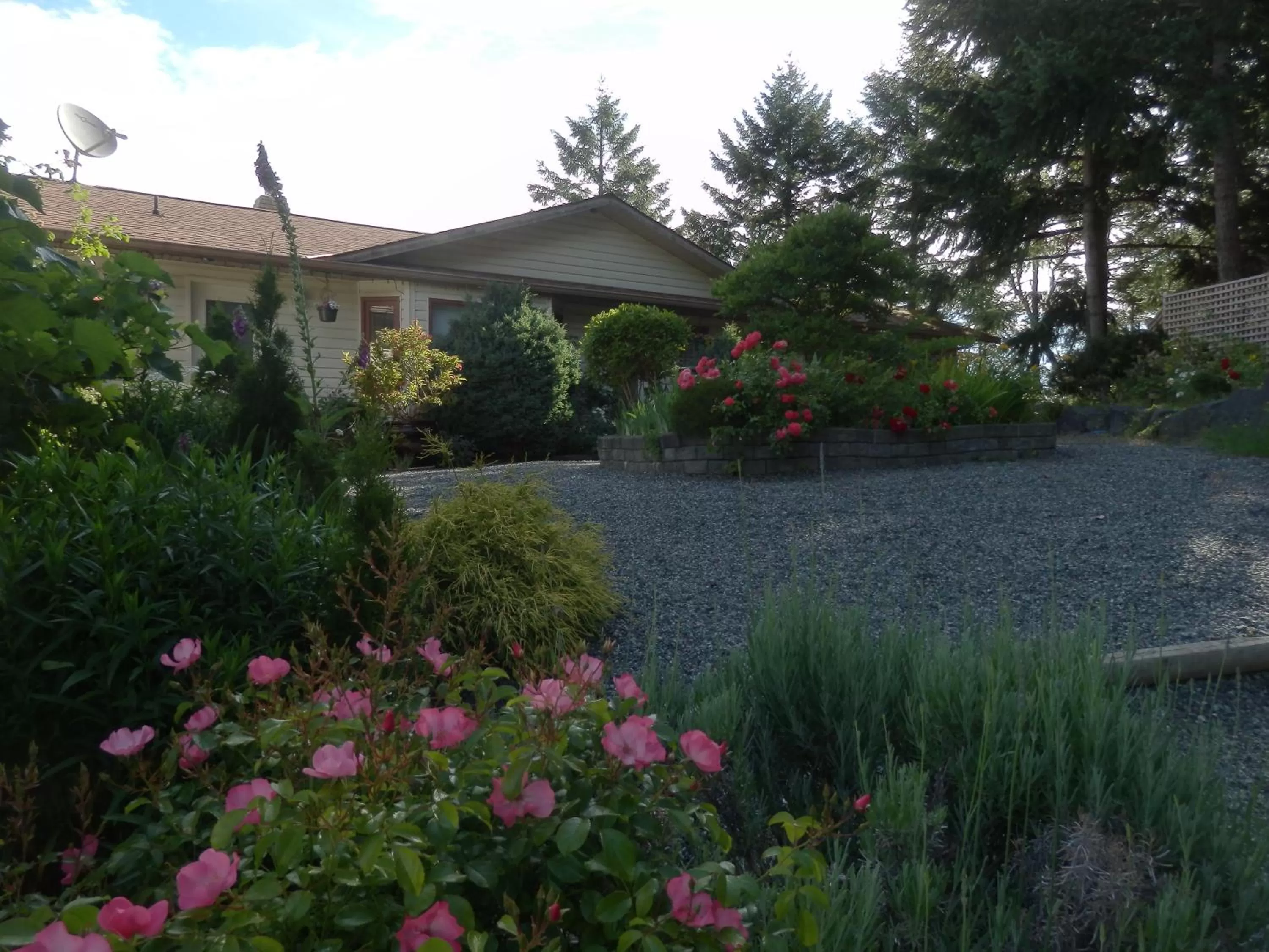 Facade/entrance in Armand Heights