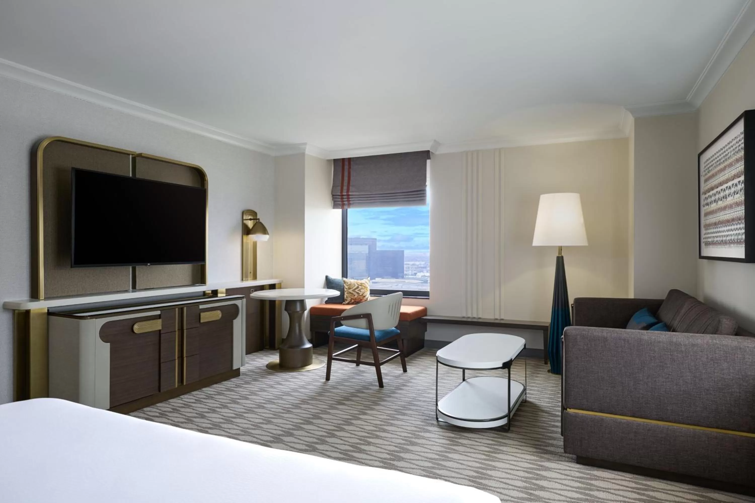 Photo of the whole room, Bed in JW Marriott Houston by the Galleria