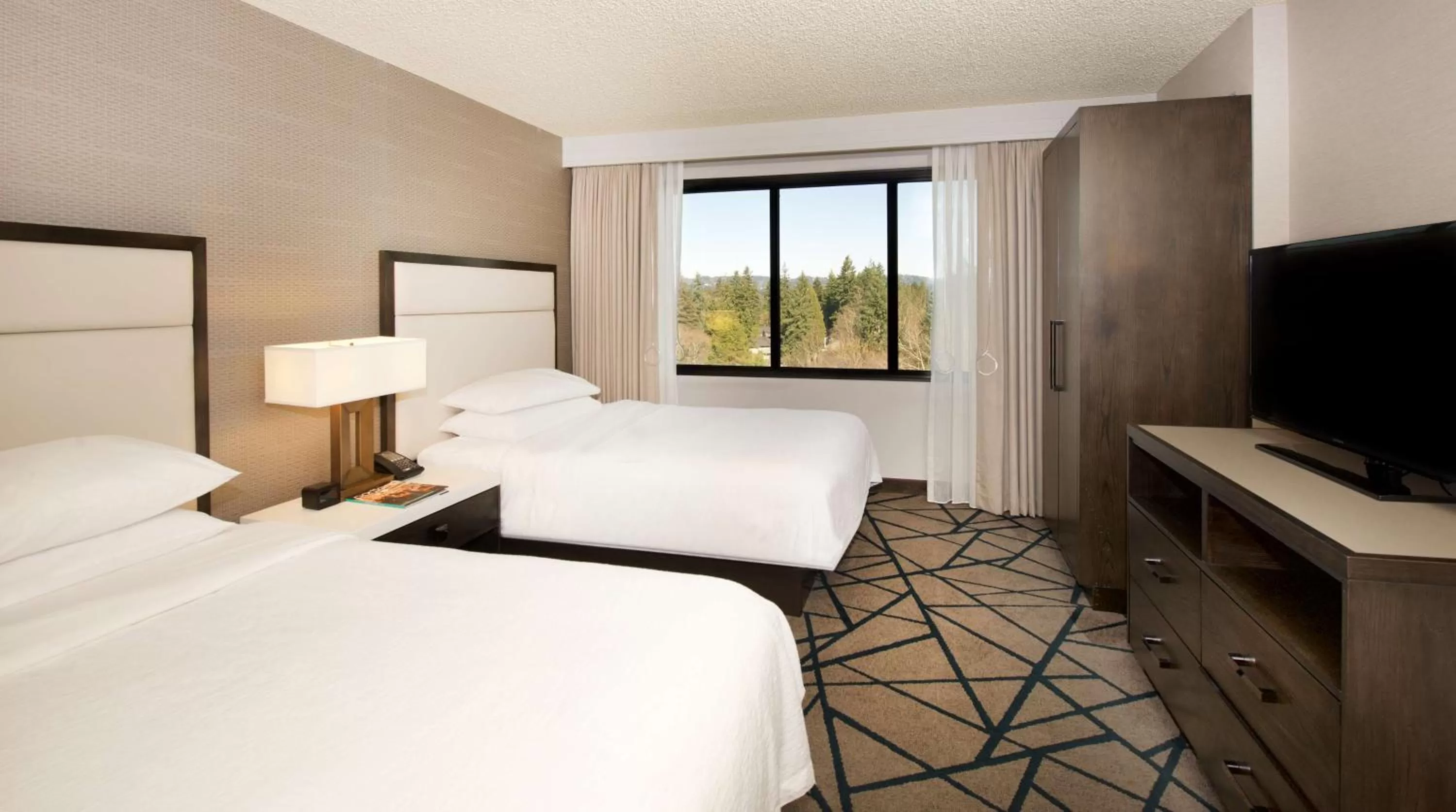 Bed in Embassy Suites by Hilton Portland Tigard