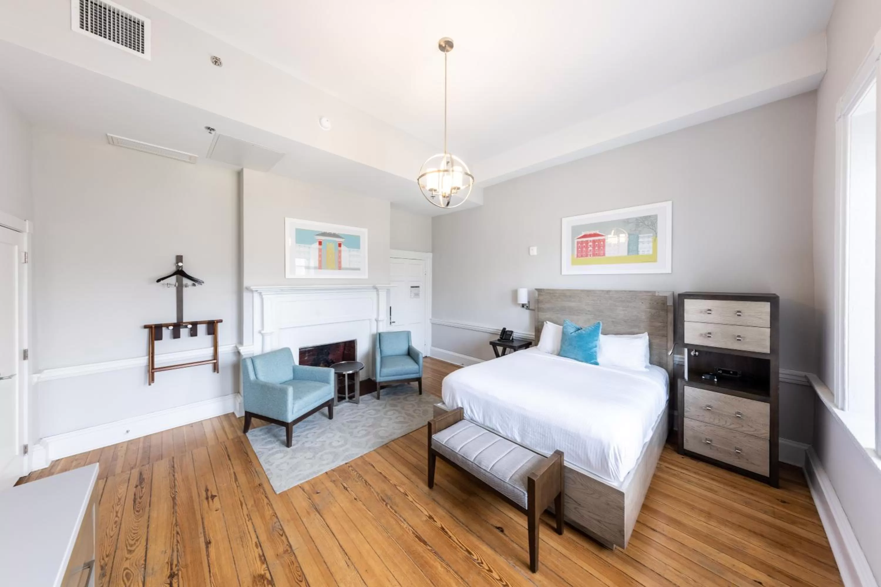 Photo of the whole room, Bed in The Blackburn Inn and Conference Center