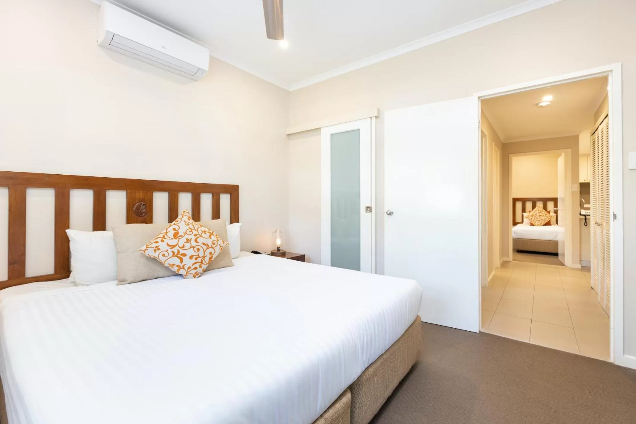 Bedroom, Bed in Seashells Broome