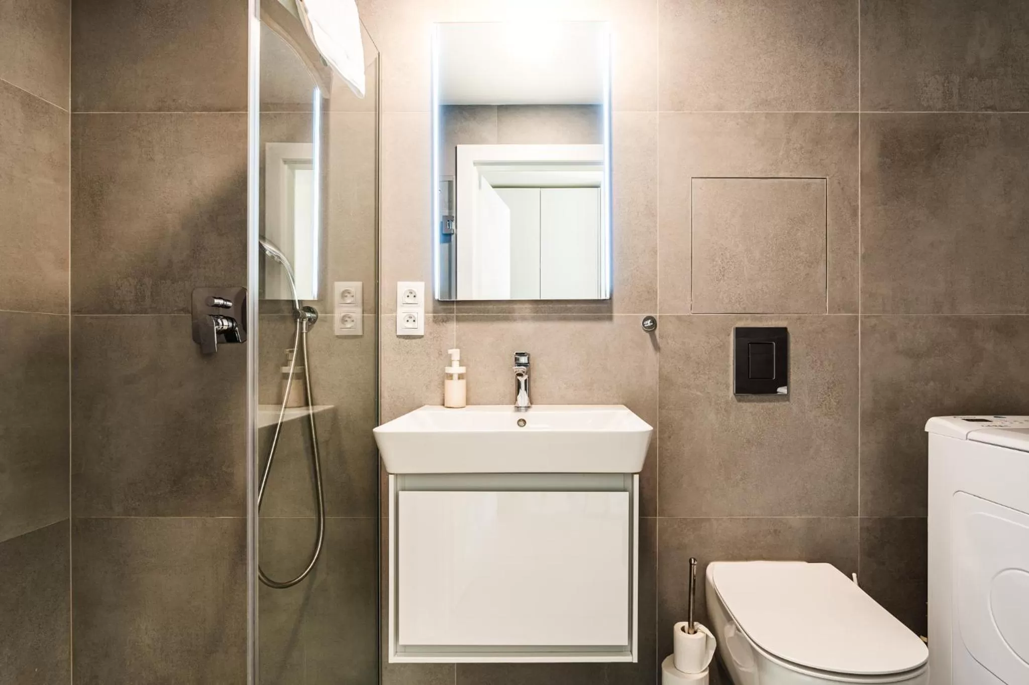 Bathroom in Smart & Green Living by Ambiente