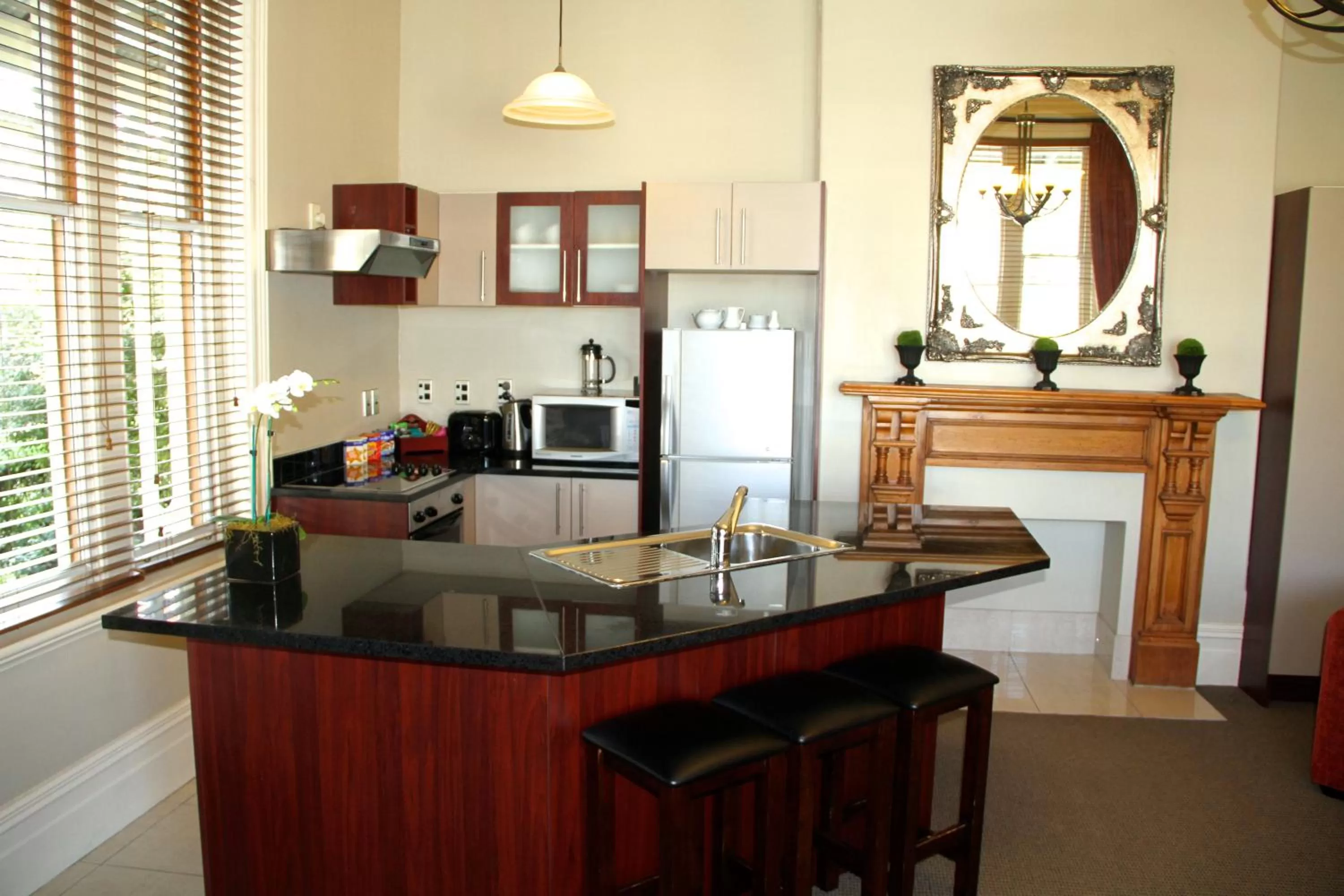 Kitchen or kitchenette in Merivale Manor