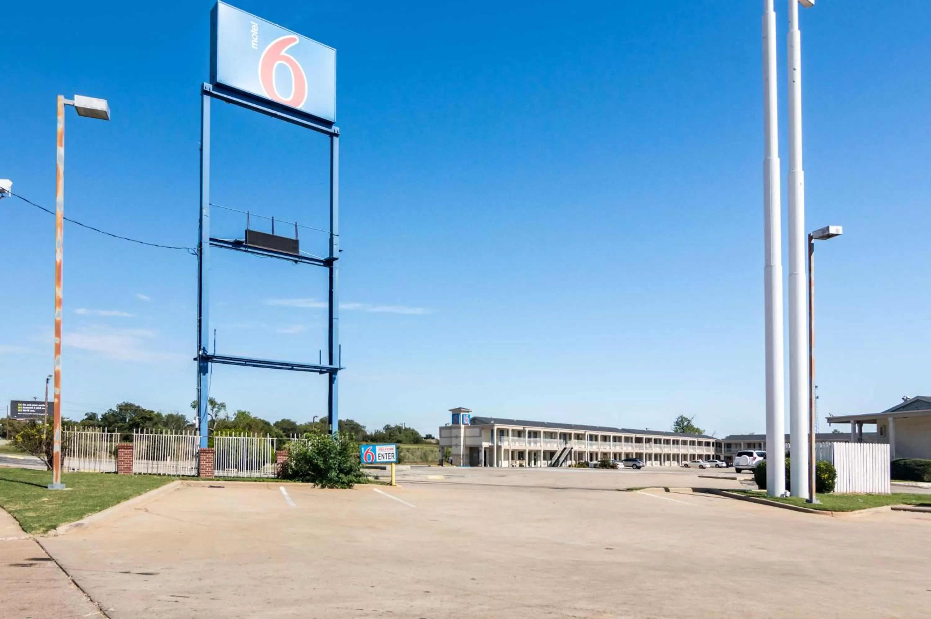 Property building in Motel 6-Wichita Falls, TX - North