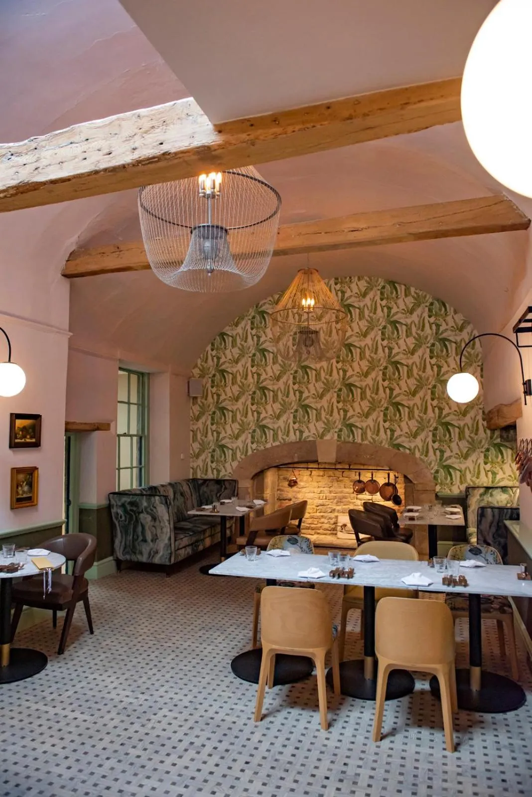 Restaurant/places to eat in The Haycock Manor Hotel