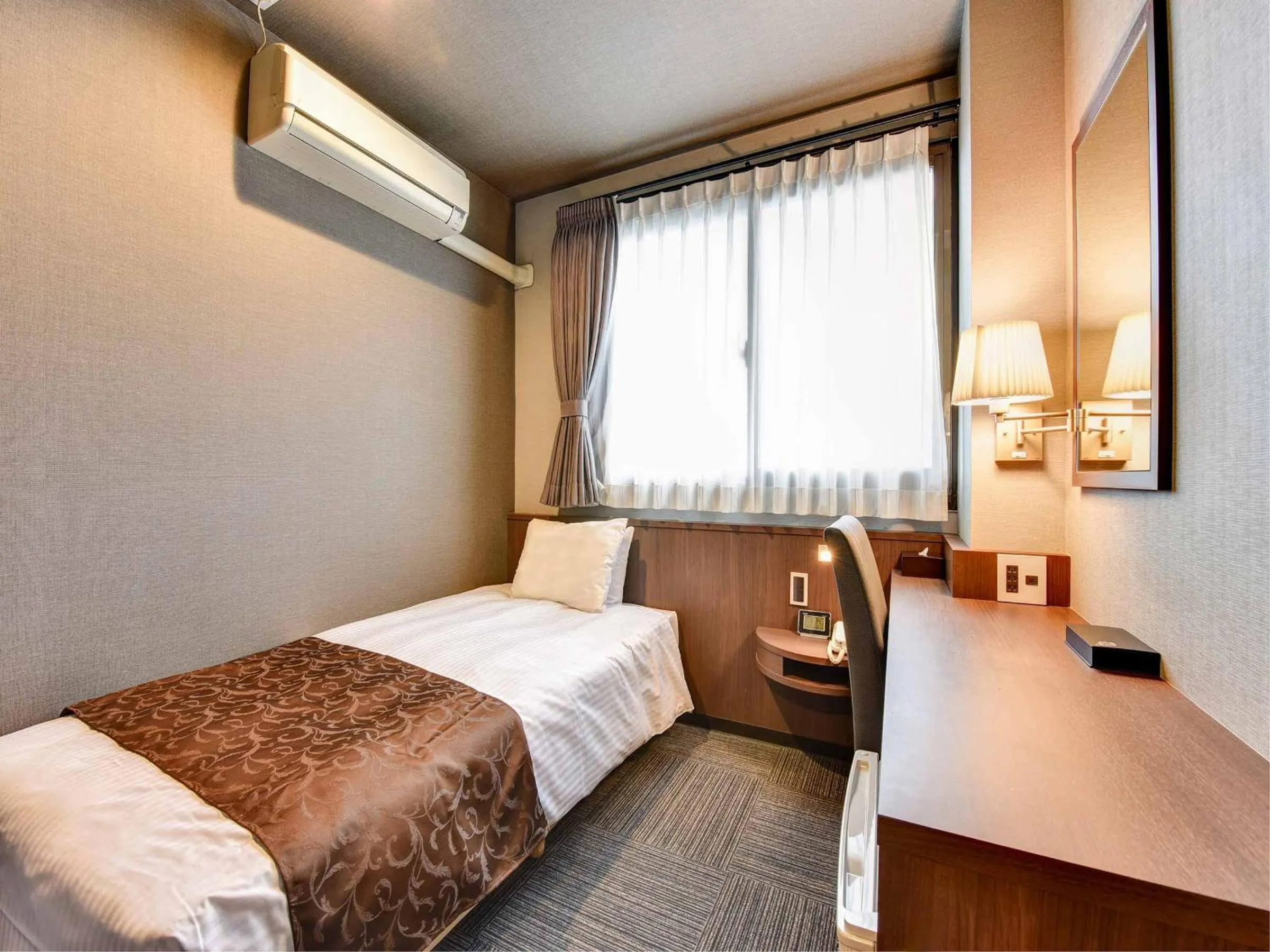 Photo of the whole room, Bed in Hotel Crane Tachibana