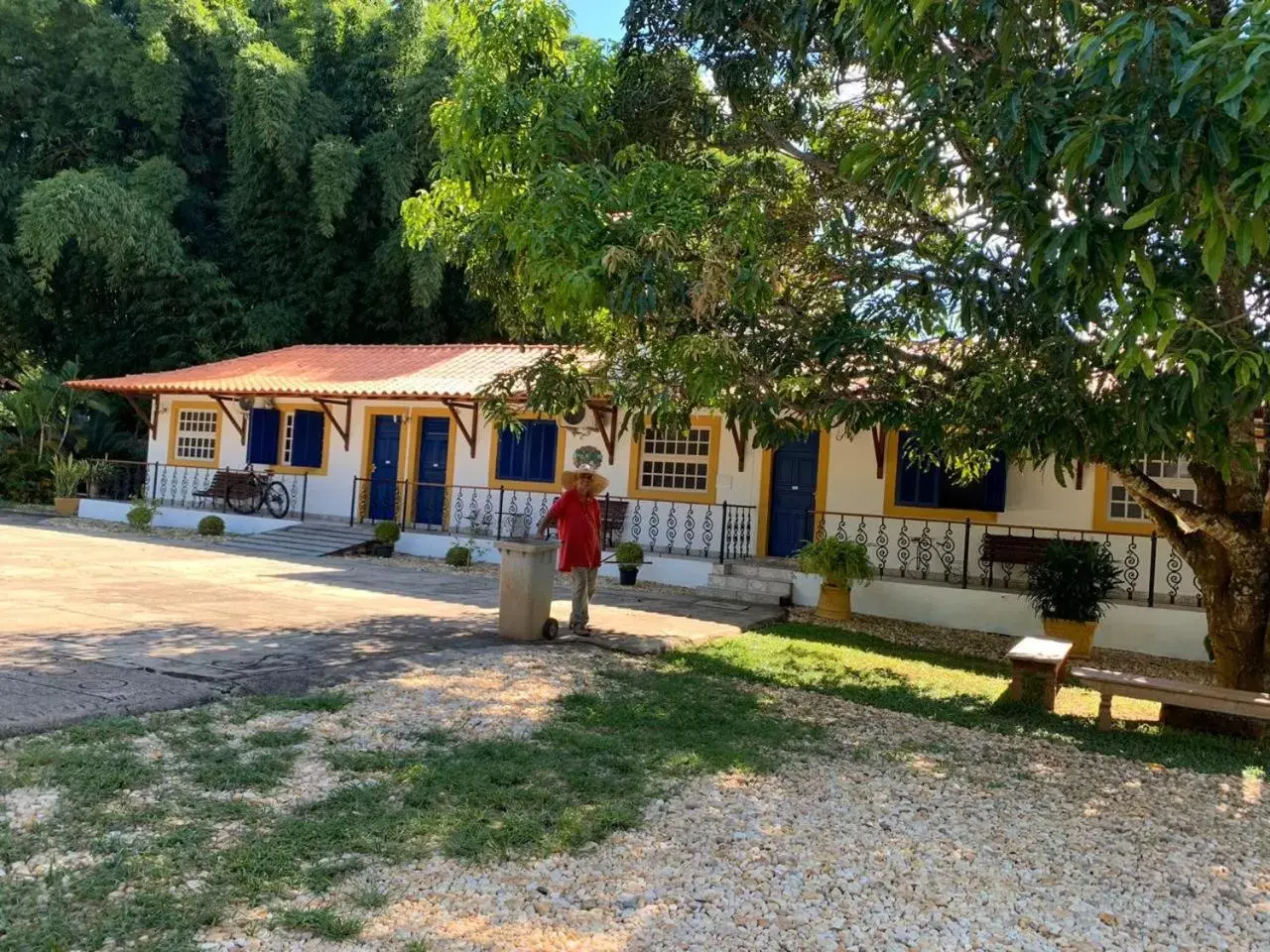 Quarto Duplo Master com Vista do Jardim in Pousada Villa Real Quarto Duplo Master com Vista do Jardim in Pousada Villa Real