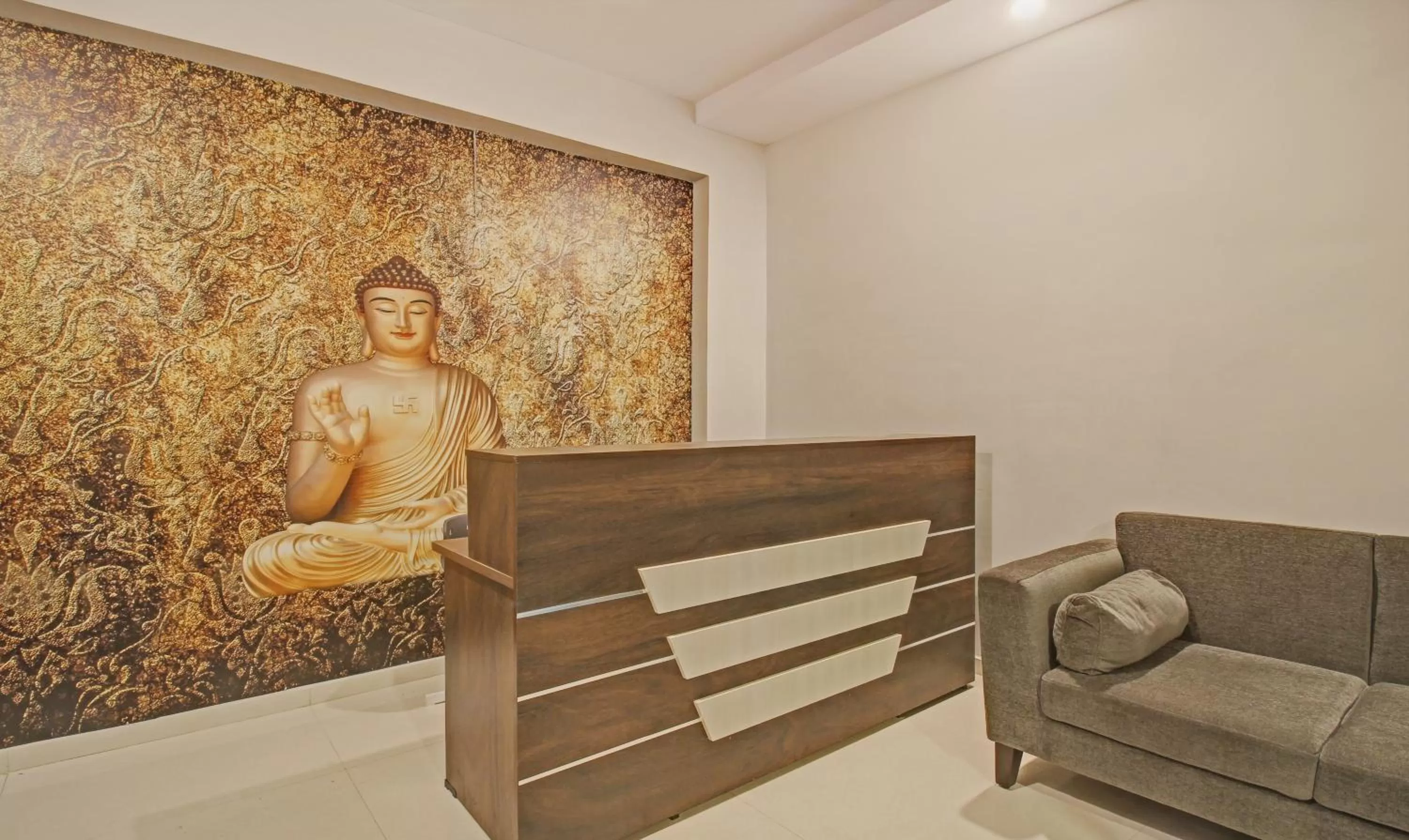 Lobby or reception in Itsy Hotels Sunrise Grand, Hitech City