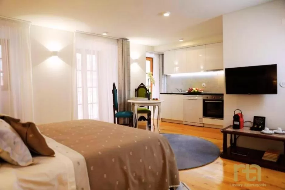 TV/Entertainment Center in TM Luxury Apartments Lisbon