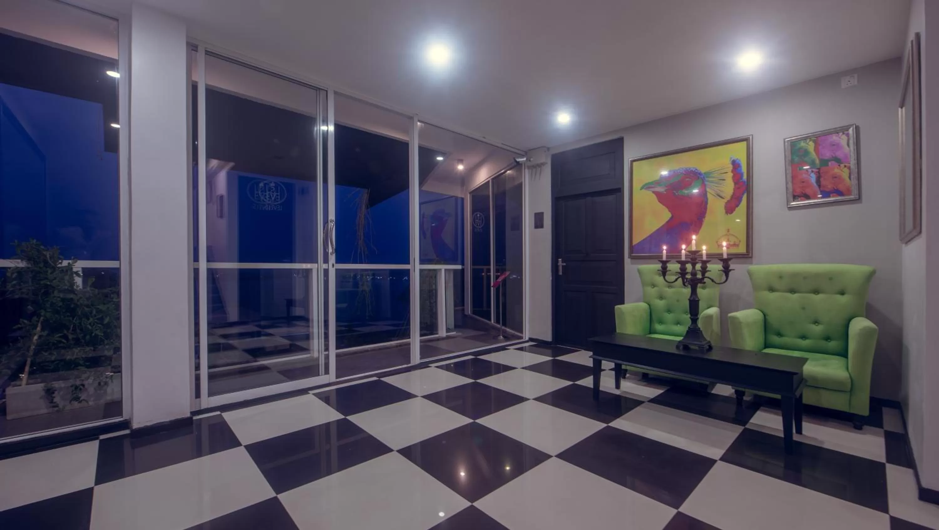 Communal lounge/ TV room in Levels Unawatuna