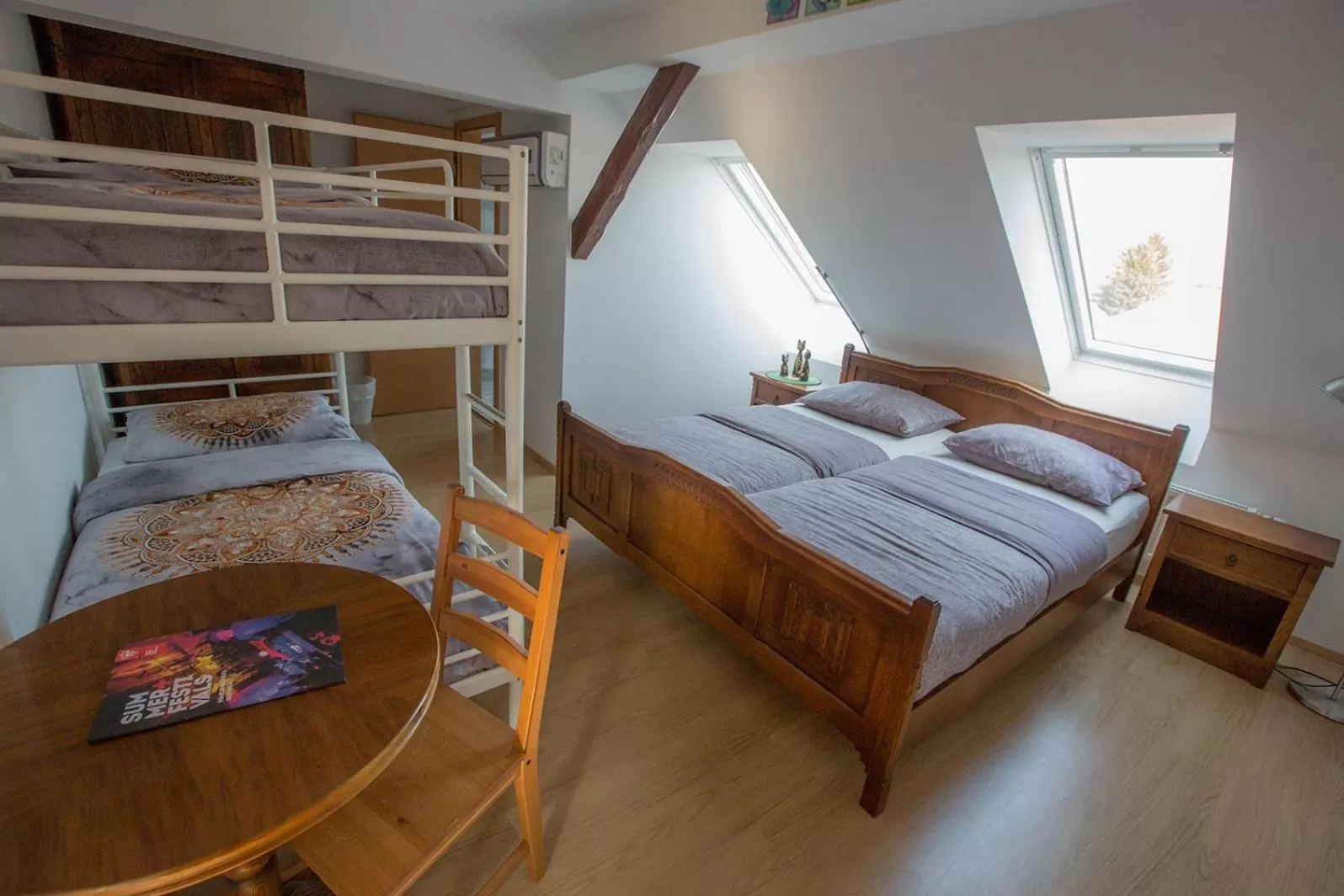 Bunk Bed in Hostel Sonce