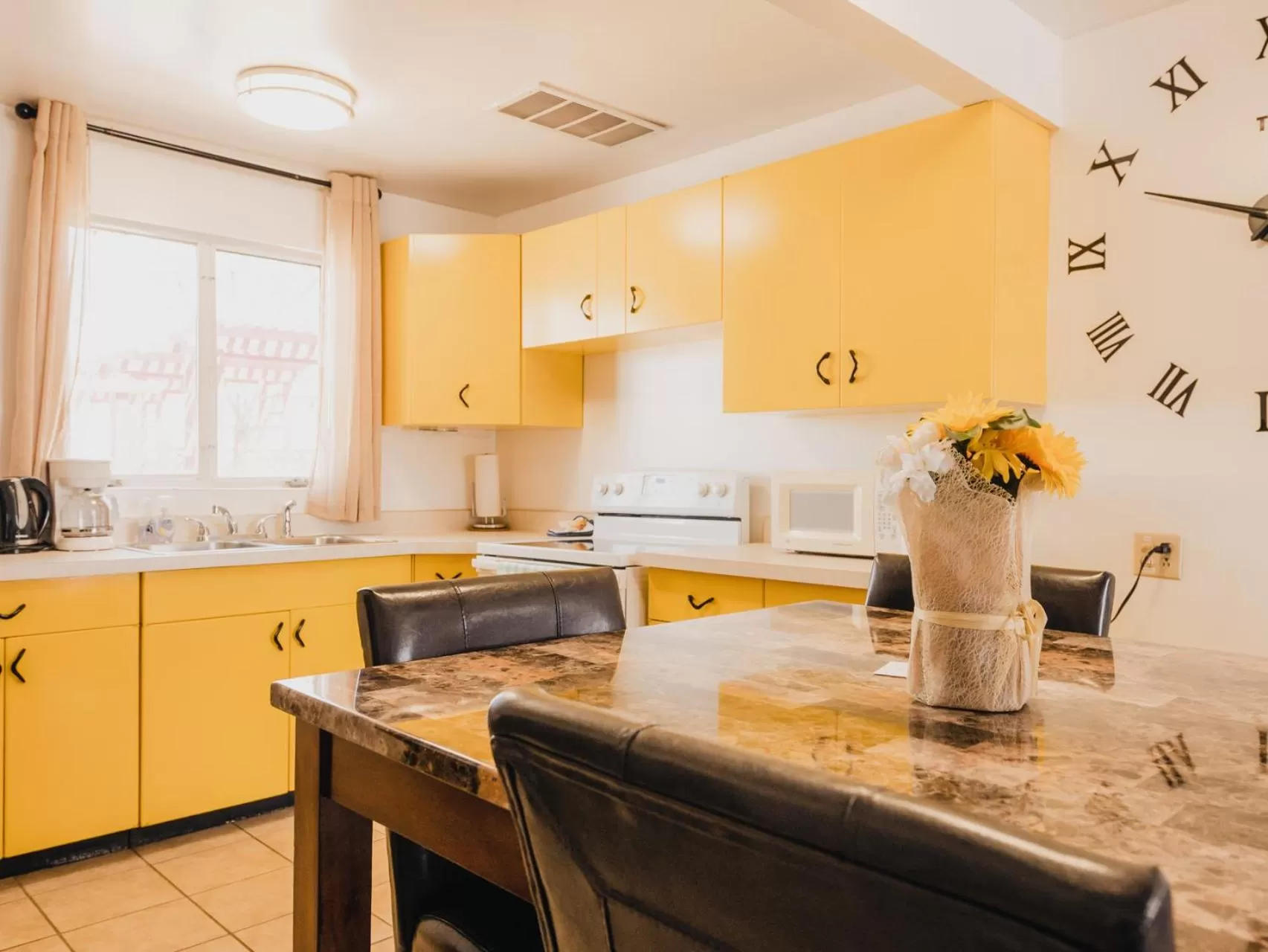 Dining area in 1 or 3 Bedroom Apartment with Full Kitchen