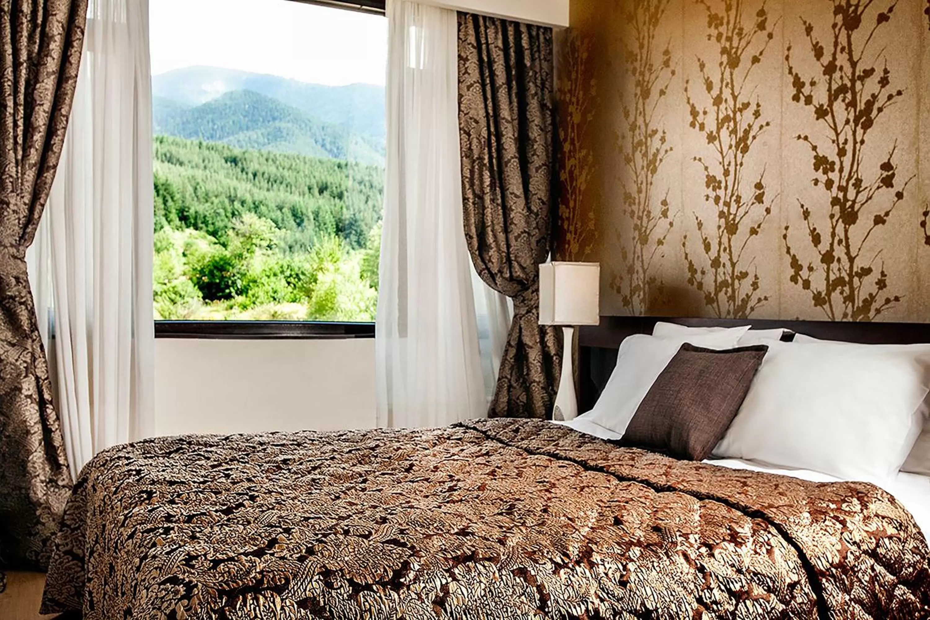 Bed in Premier Luxury Mountain Resort