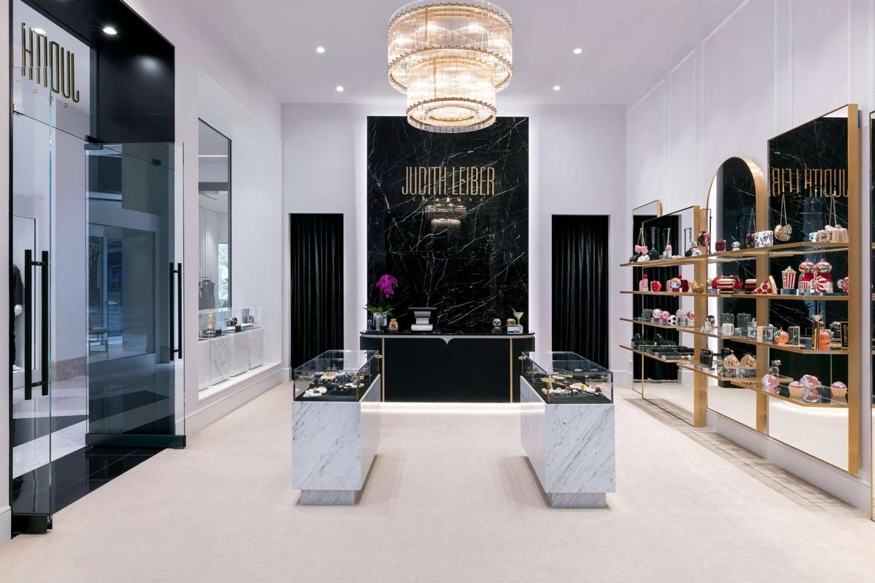 Dining area in Conrad Las Vegas At Resorts World