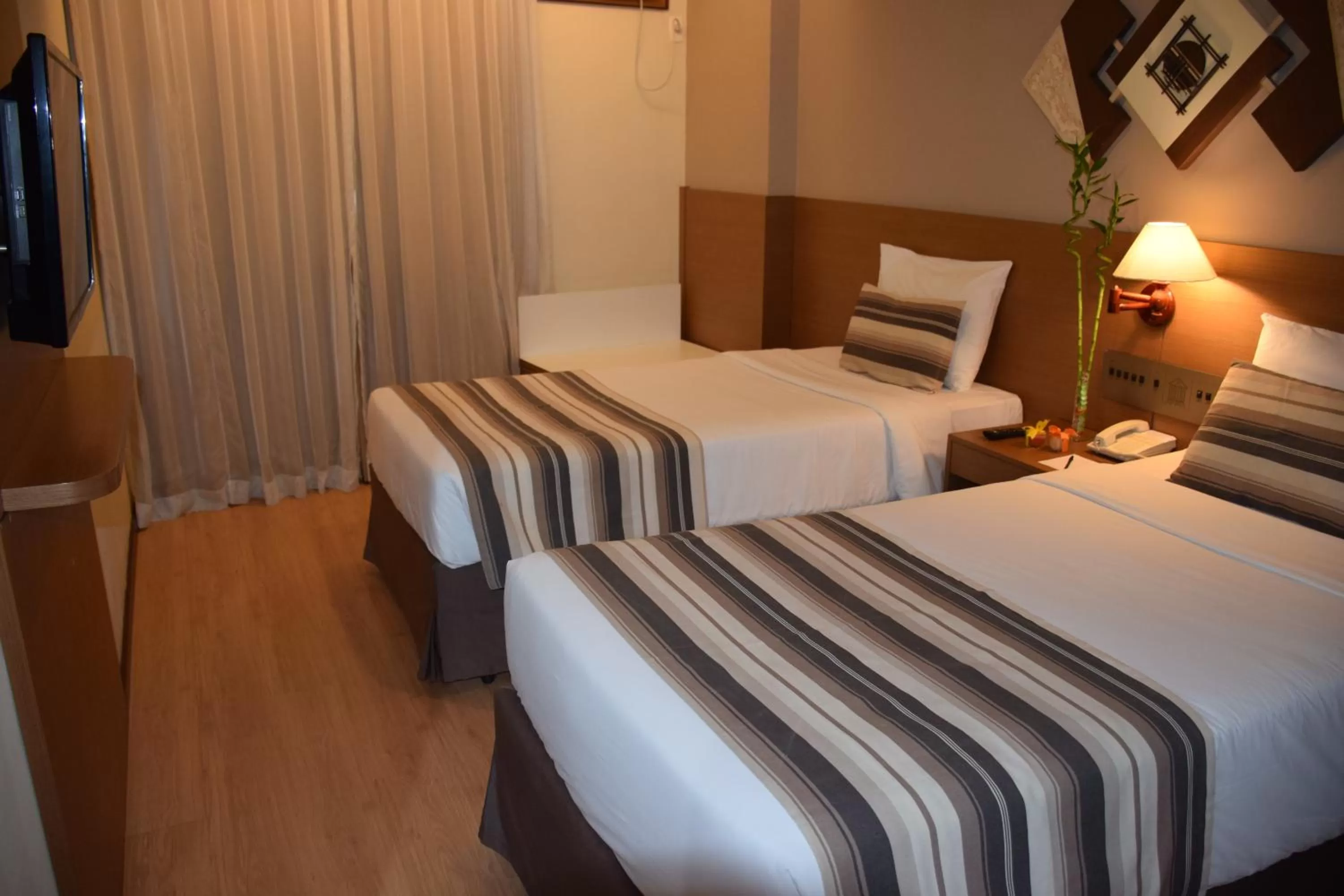 Bed in Augusto's Copacabana Hotel