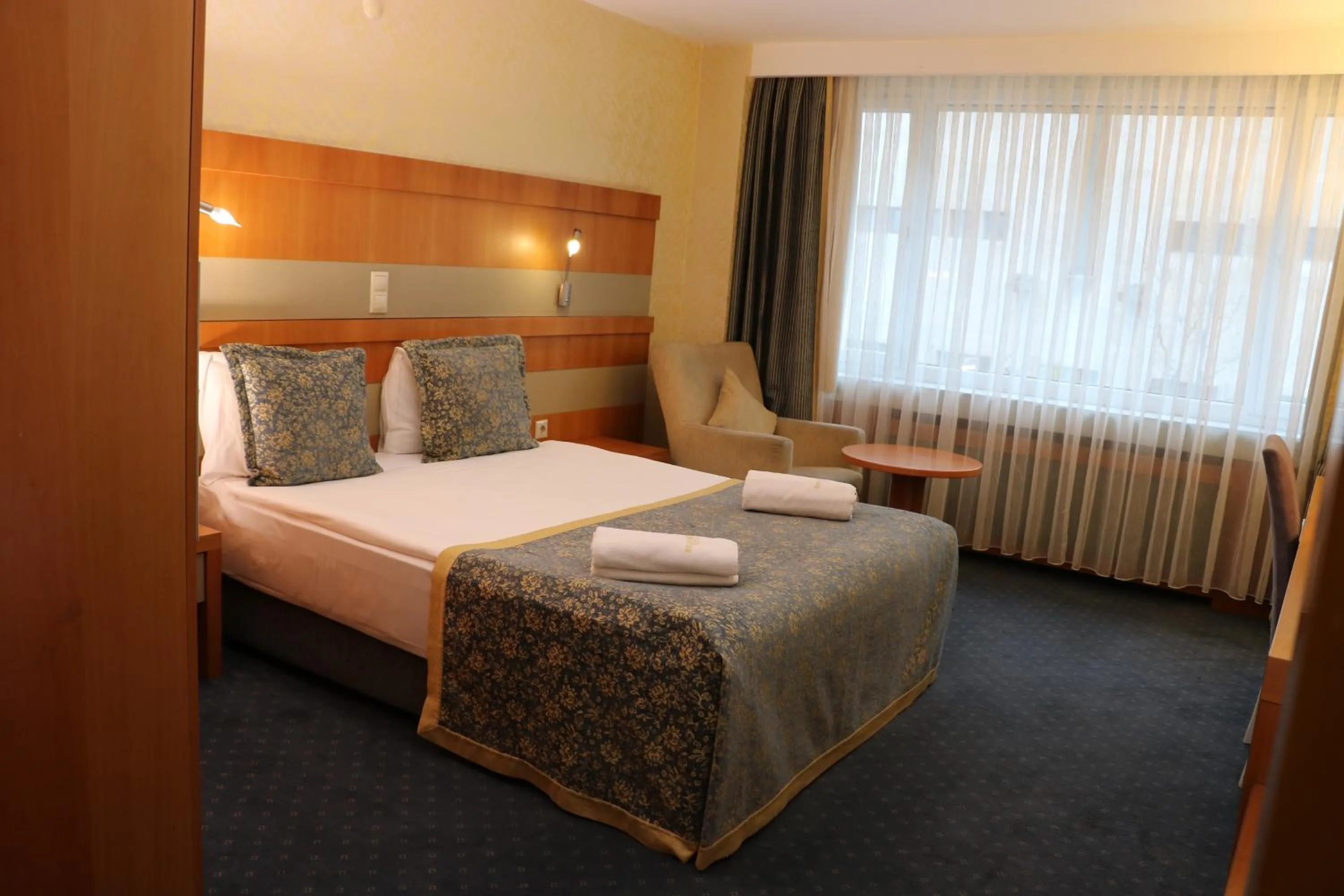 bunk bed, Bed in Burcman Hotel