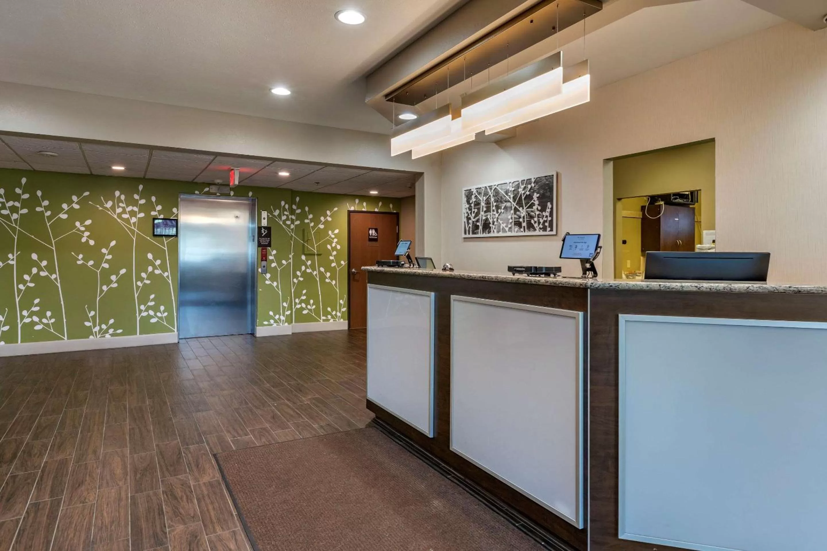 Lobby or reception in Sleep Inn & Suites Kalamazoo Southwest