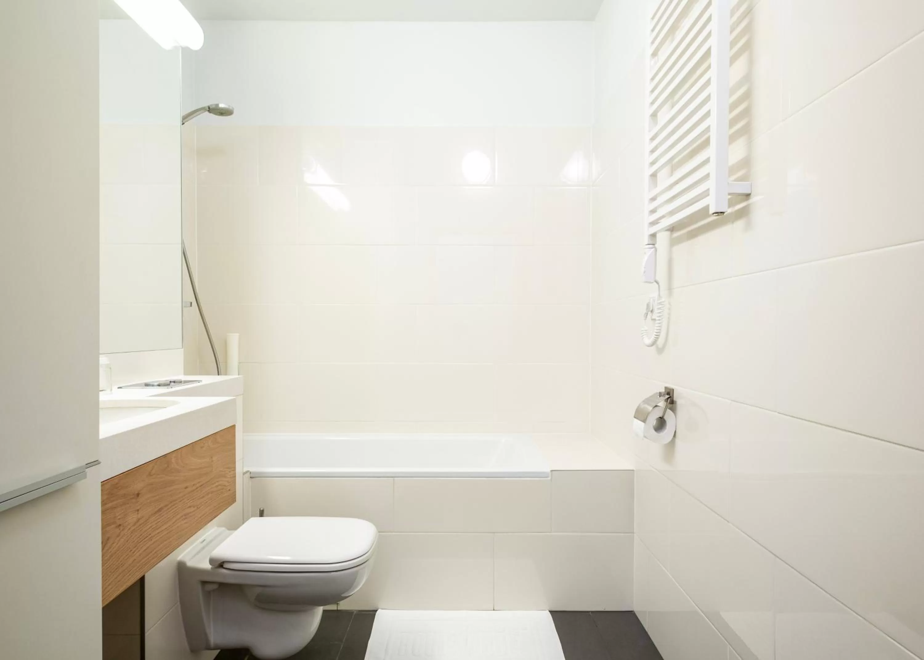 Bathroom in Boulevard Ustronie Morskie by Zdrojowa