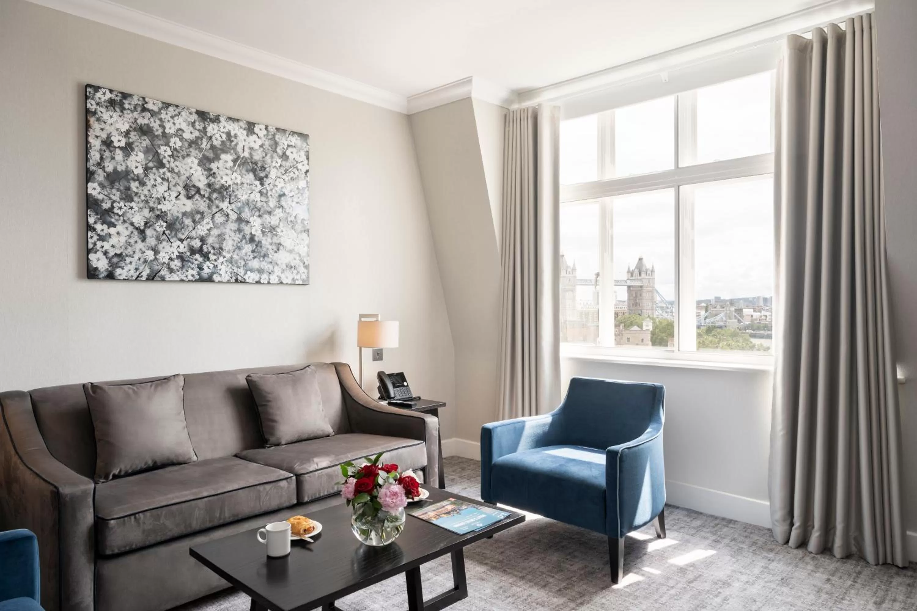 Living room in Tower Residences by Blue Orchid