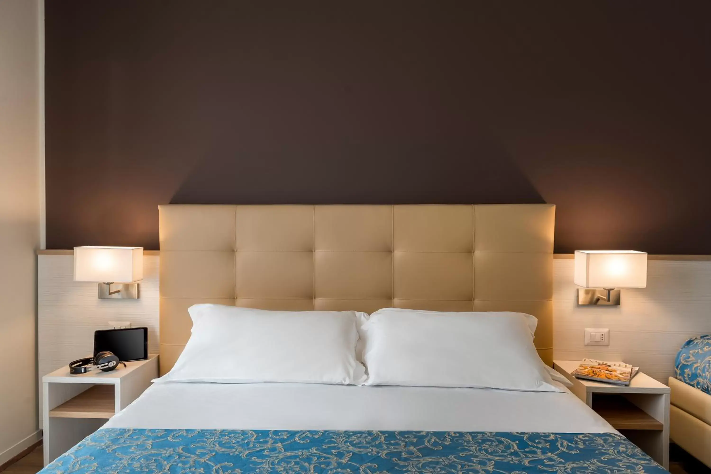 Quadruple Room with Sea View in Hotel Sole Mio Quadruple Room with Sea View in Hotel Sole Mio