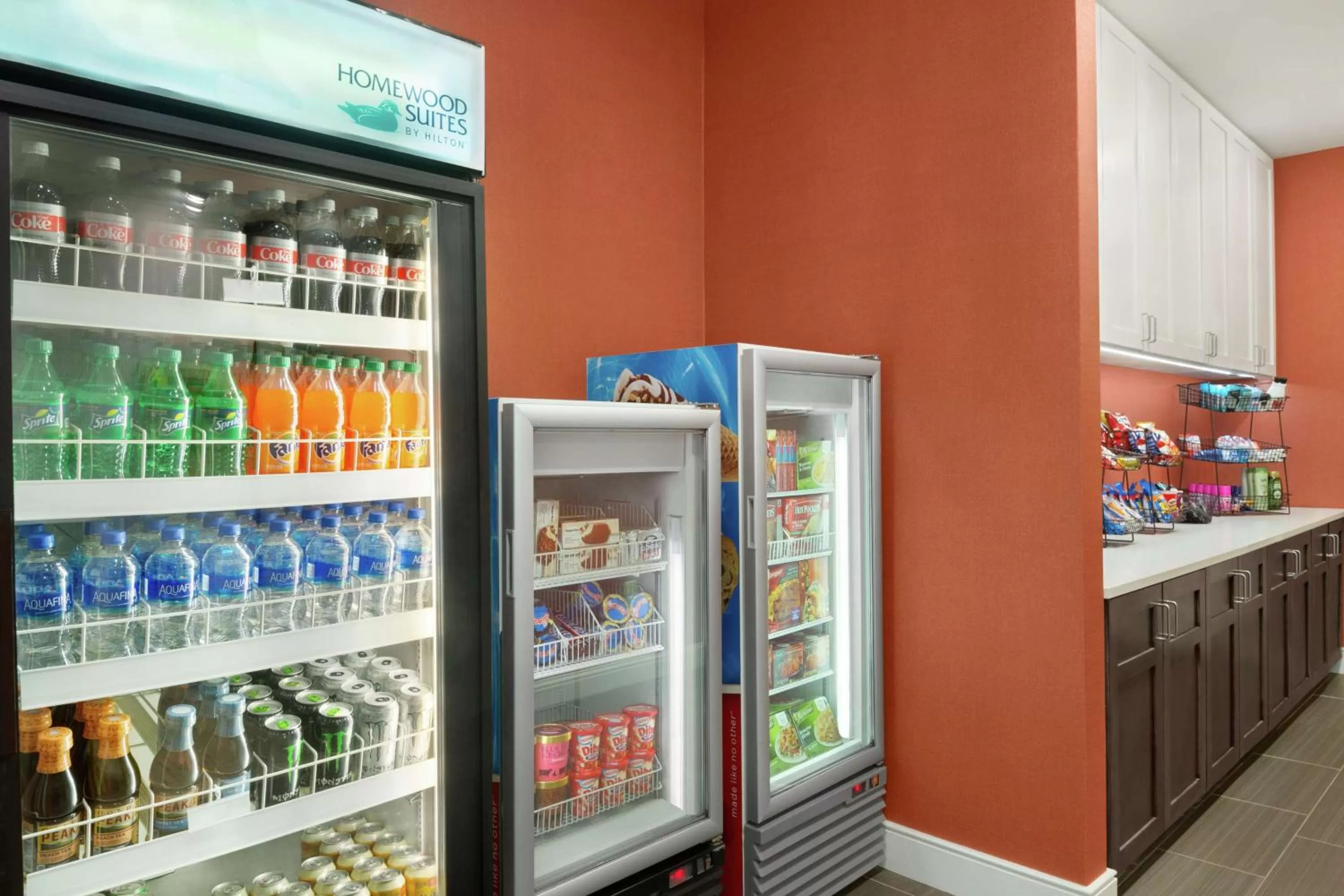 Restaurant/places to eat in Addison Suites