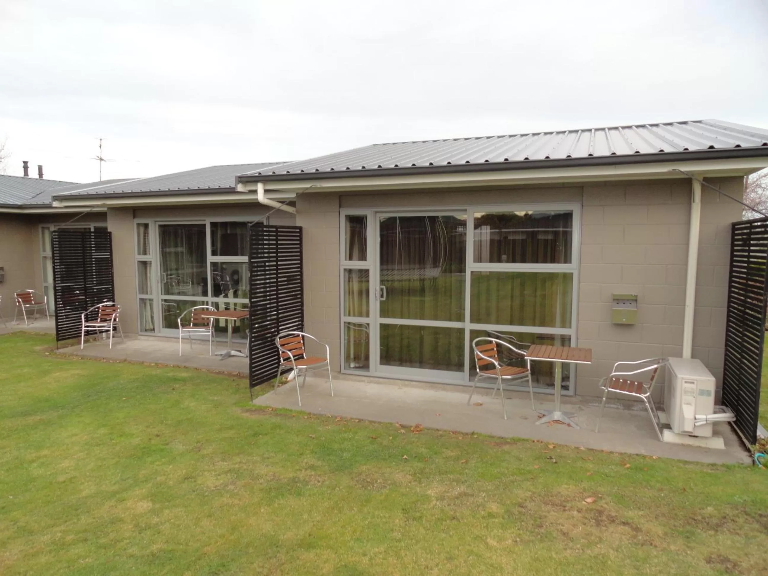 Facade/entrance, Property Building in Aarburg Airport Motel