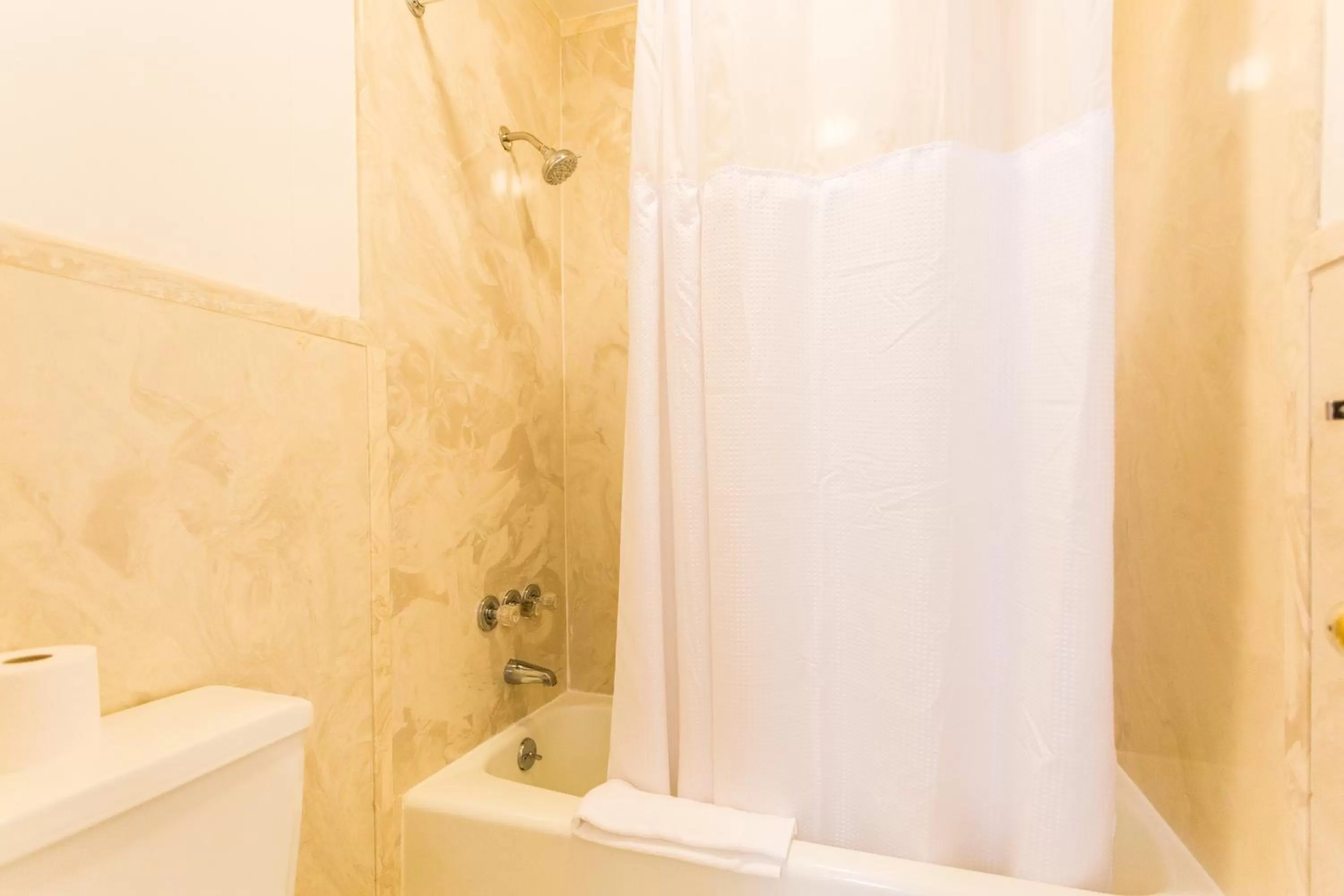 Bathroom in Sunset Motel