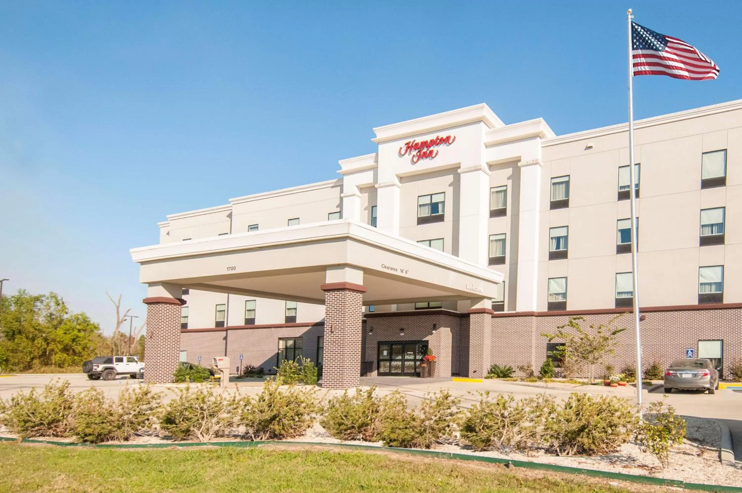 Property building in Hampton Inn Opelousas